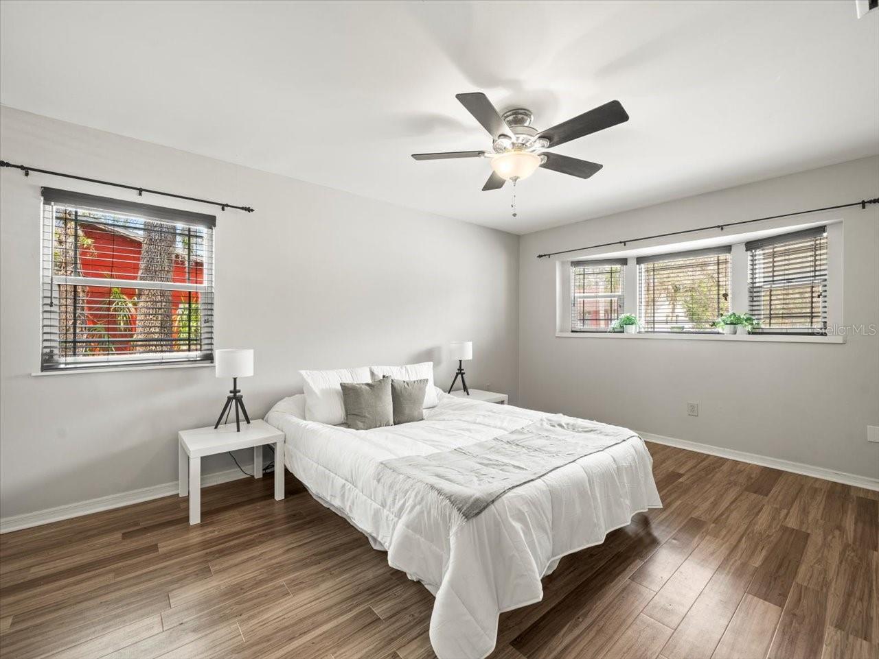 Listing photo id 25 for 10206 Hyaleah Road