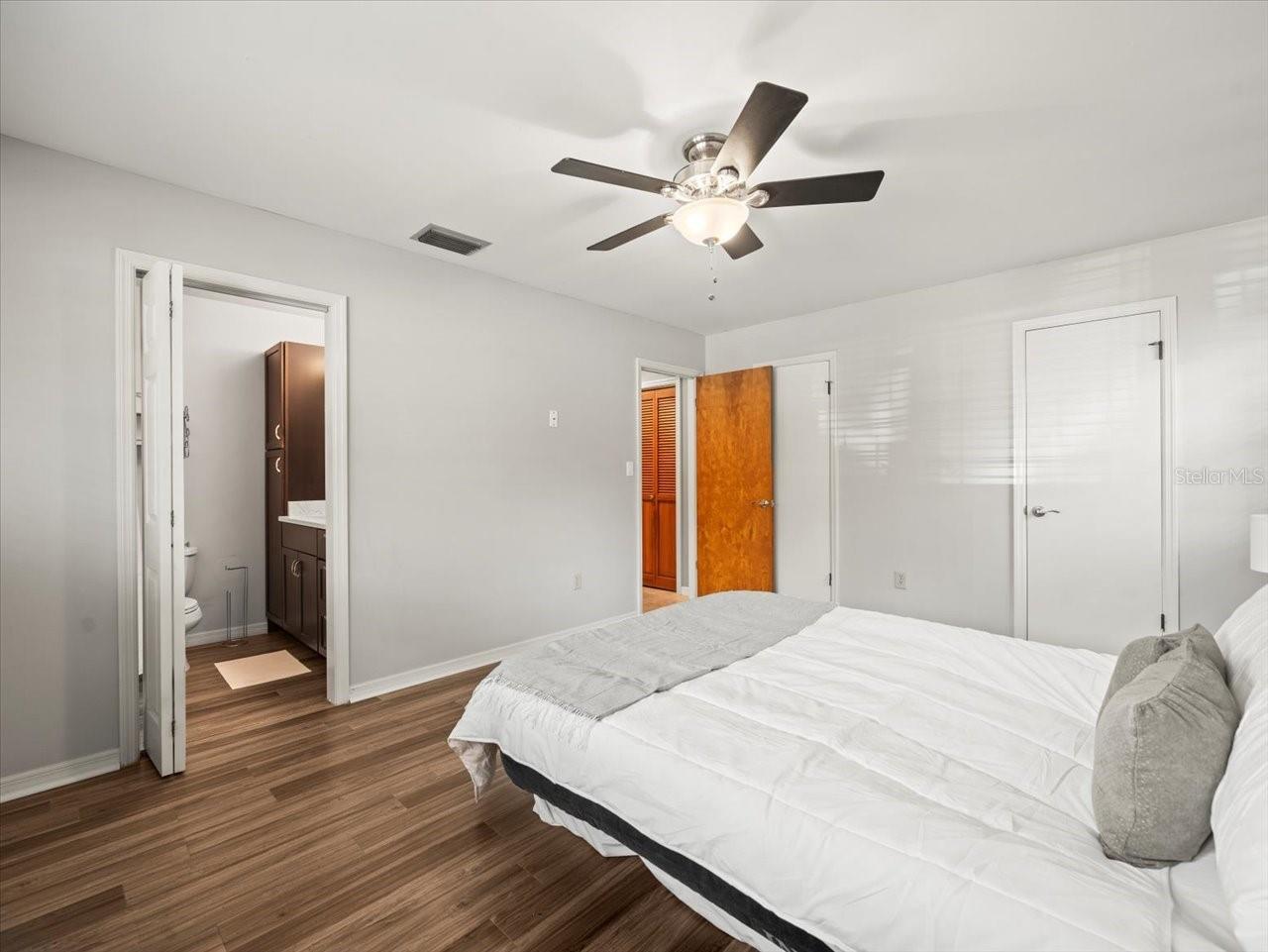 Listing photo id 27 for 10206 Hyaleah Road