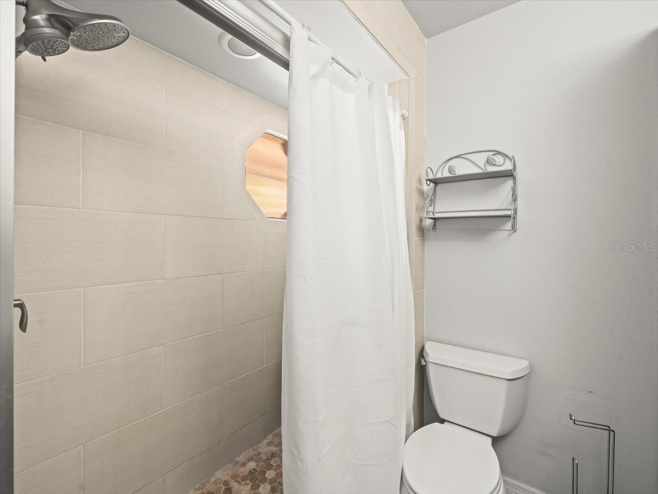 Listing photo id 29 for 10206 Hyaleah Road
