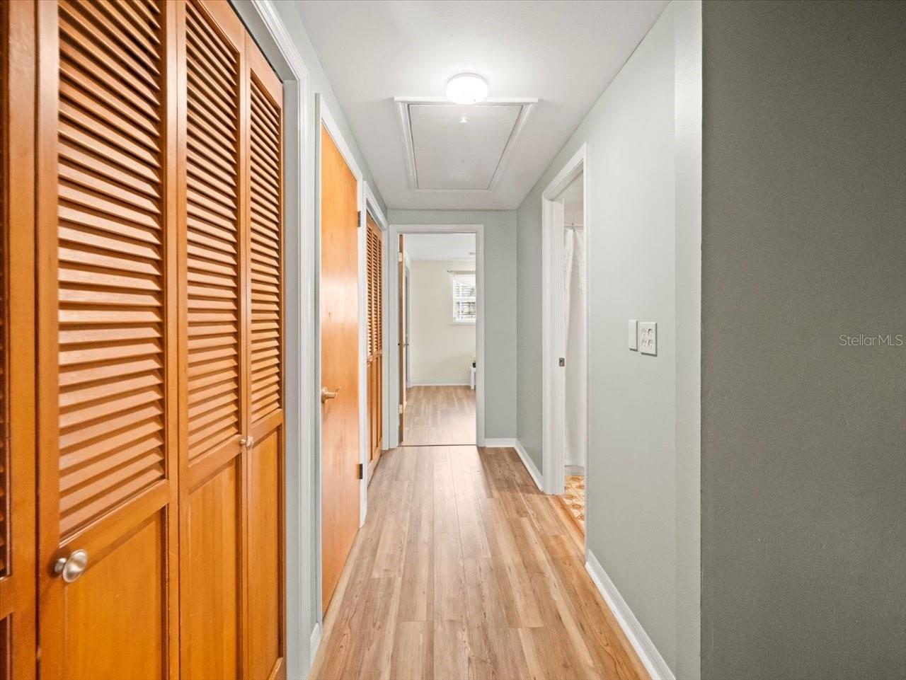 Listing photo id 33 for 10206 Hyaleah Road