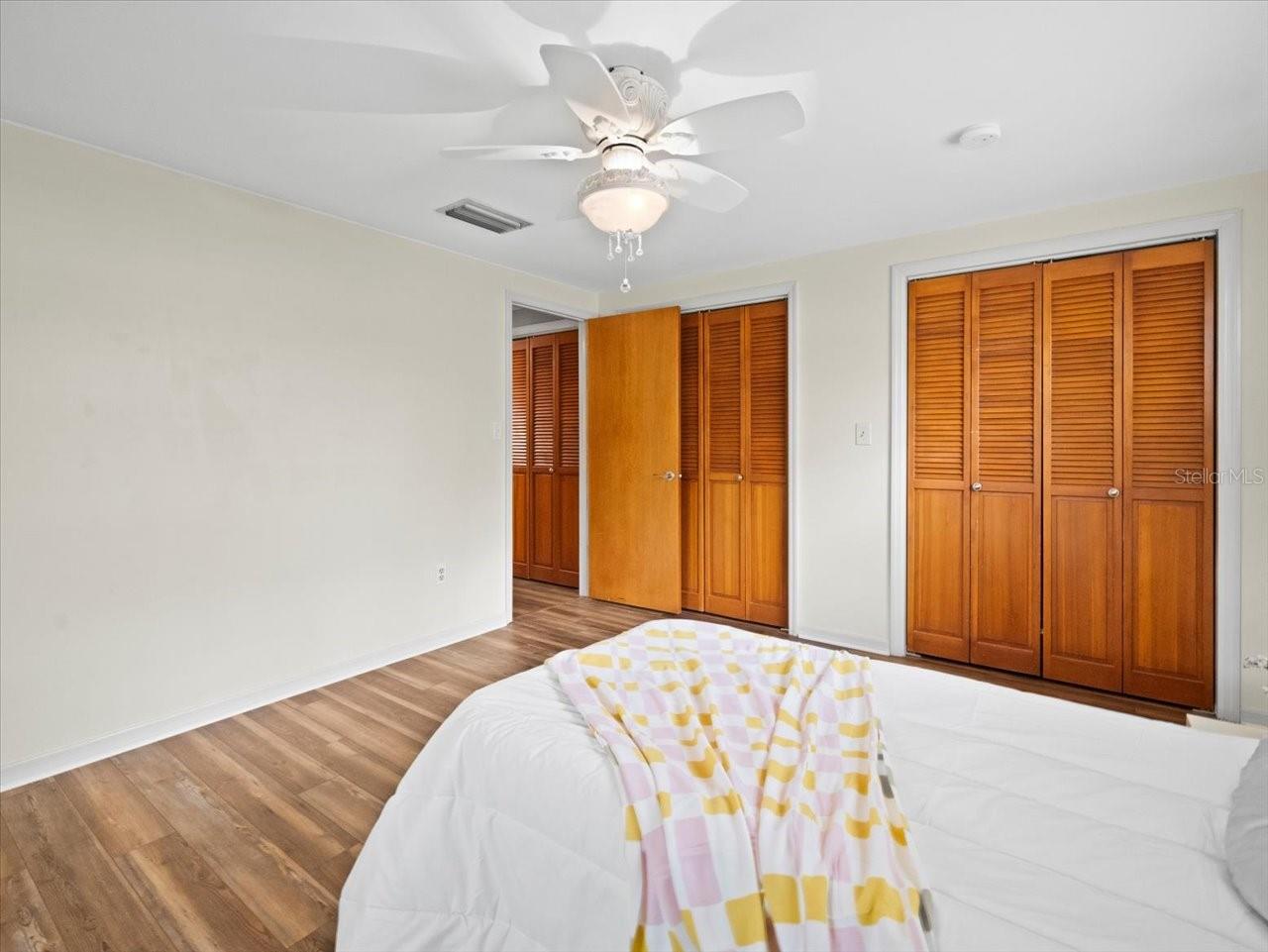 Listing photo id 37 for 10206 Hyaleah Road