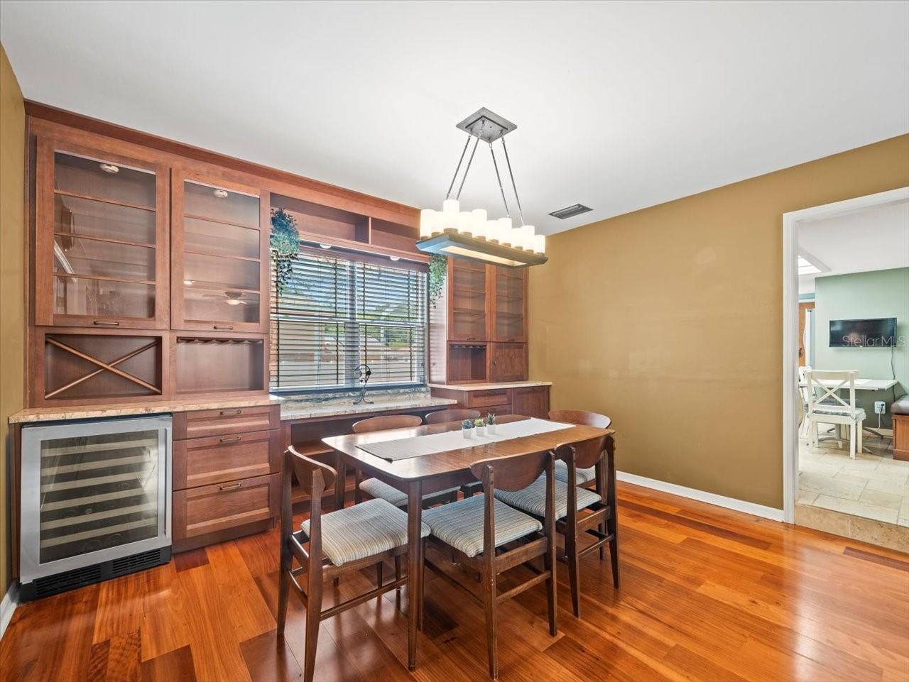 Listing photo id 2 for 10206 Hyaleah Road