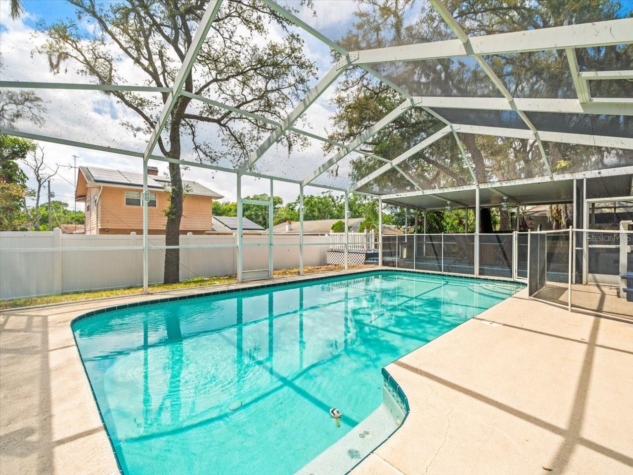 Listing photo id 42 for 10206 Hyaleah Road