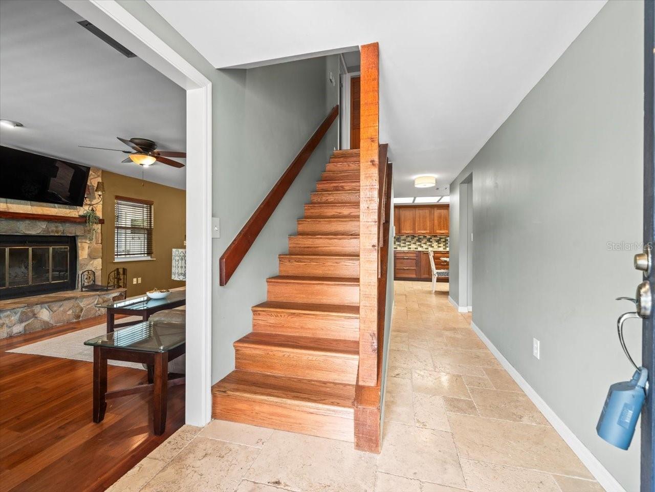 Listing photo id 5 for 10206 Hyaleah Road