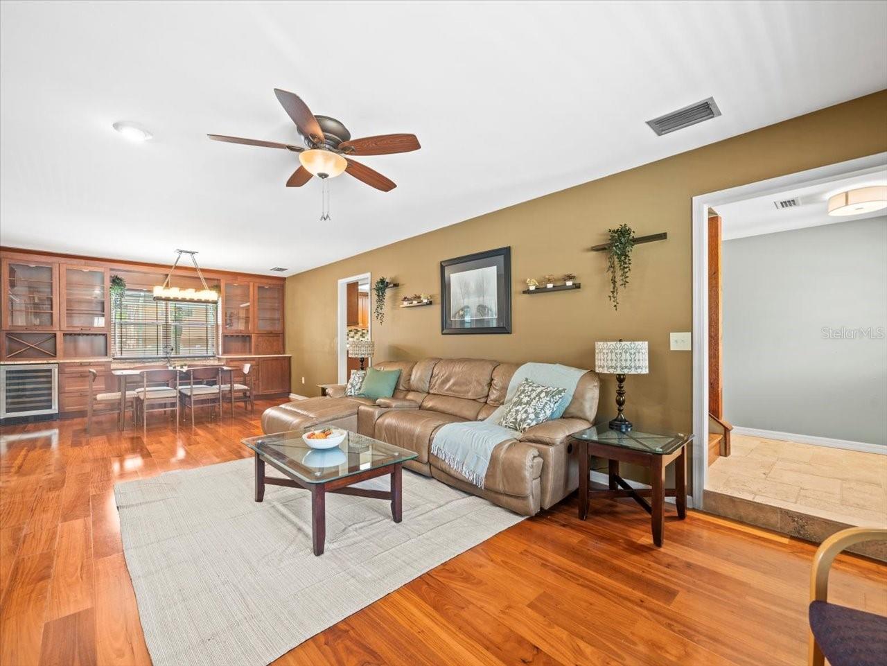 Listing photo id 7 for 10206 Hyaleah Road