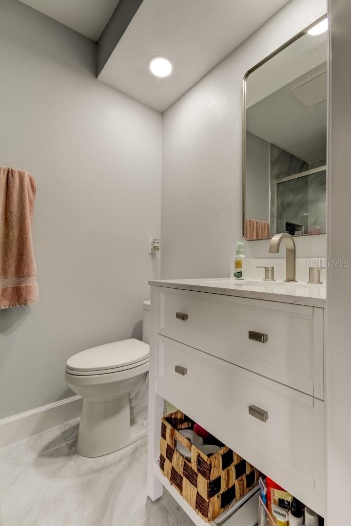 Image 40 of 77 For 706 Kingswood Loop