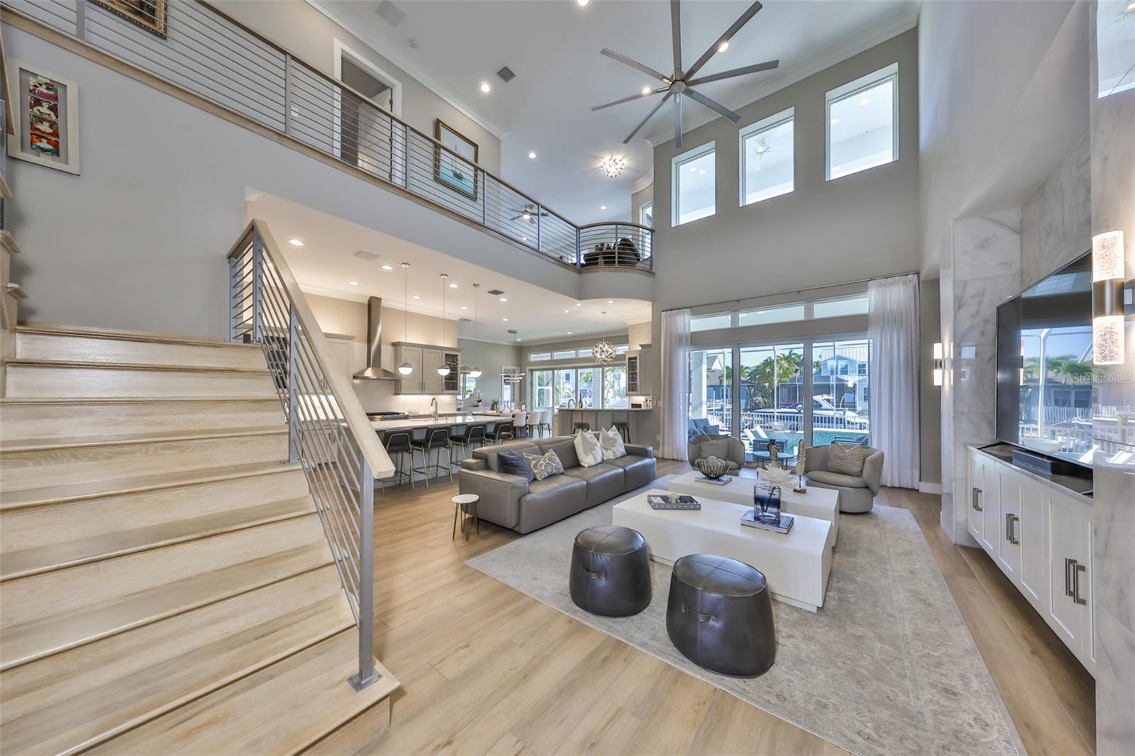 Listing photo id 9 for 715 Pinckney Drive