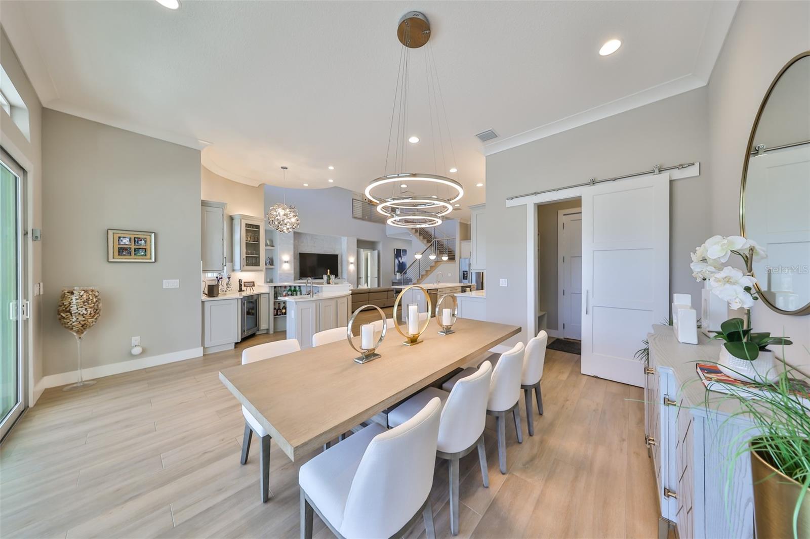 Listing photo id 16 for 715 Pinckney Drive