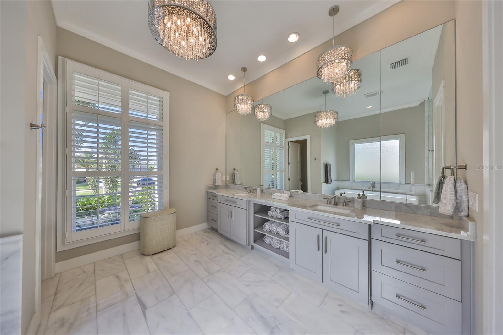 Listing photo id 34 for 715 Pinckney Drive