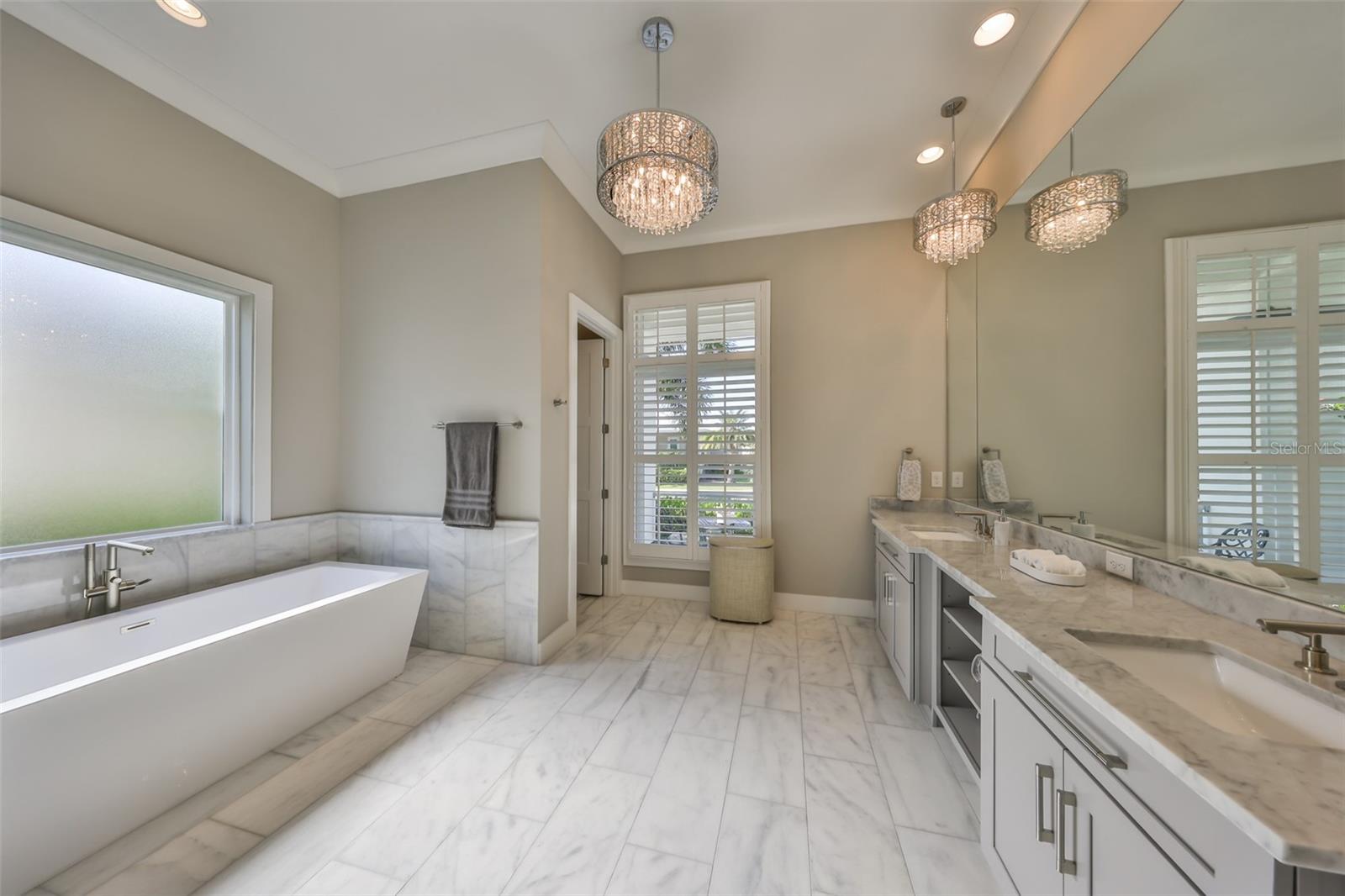 Listing photo id 35 for 715 Pinckney Drive