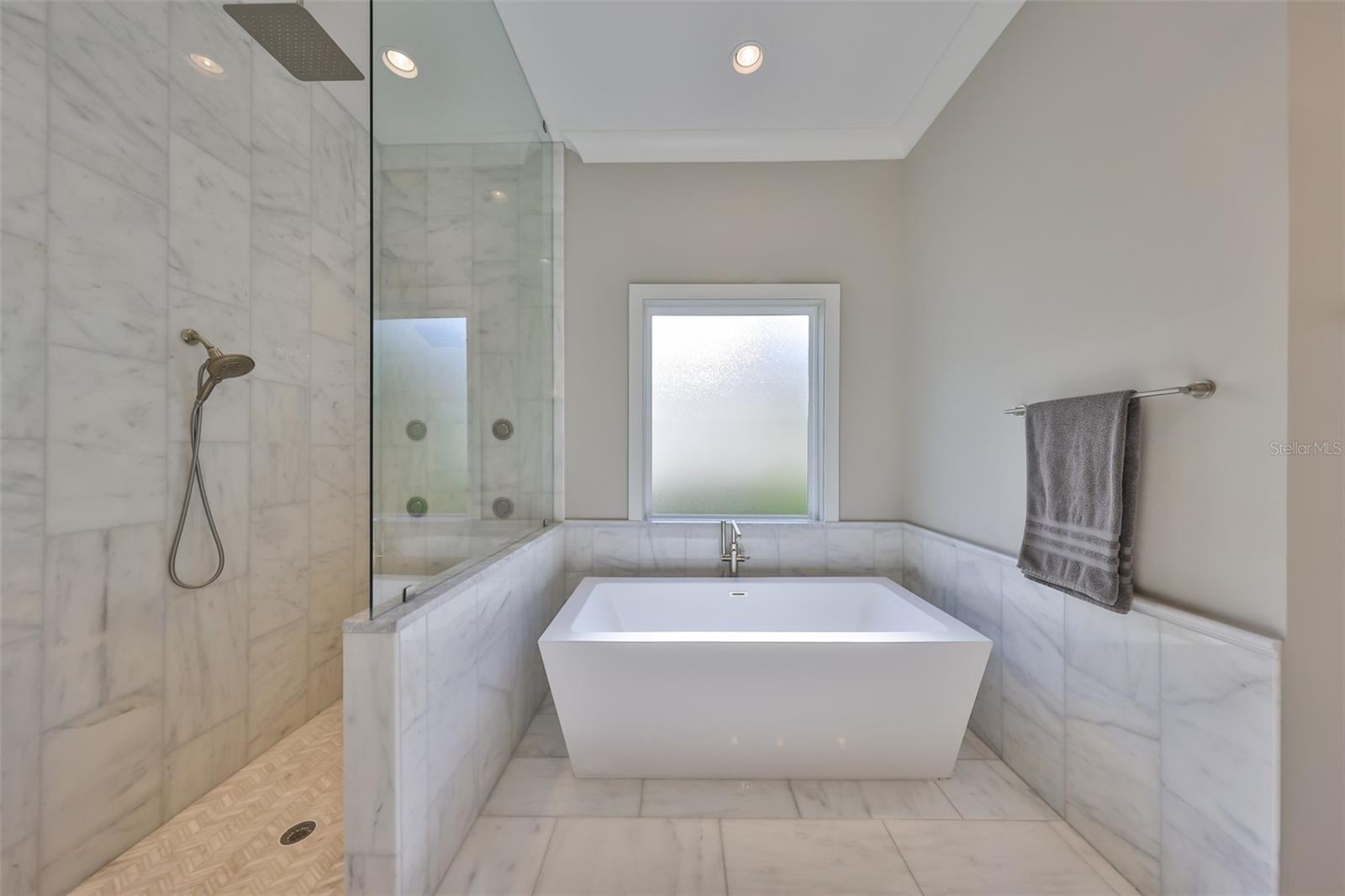 Listing photo id 36 for 715 Pinckney Drive