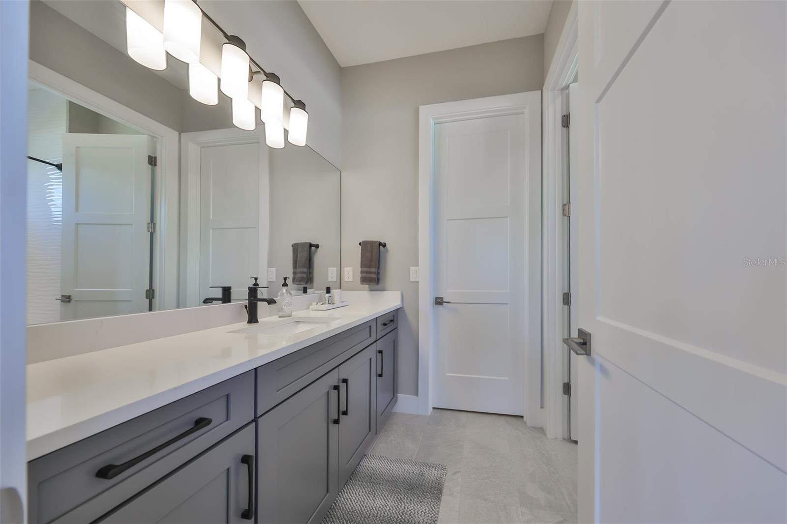 Listing photo id 51 for 715 Pinckney Drive