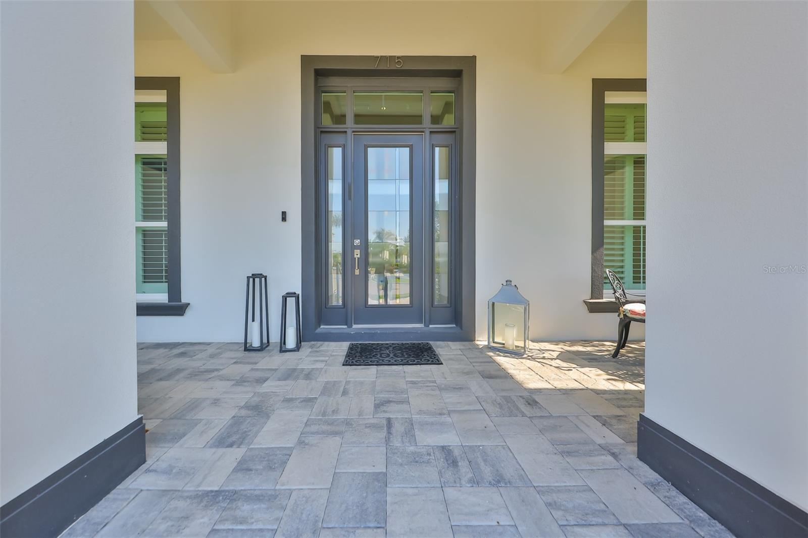Listing photo id 5 for 715 Pinckney Drive