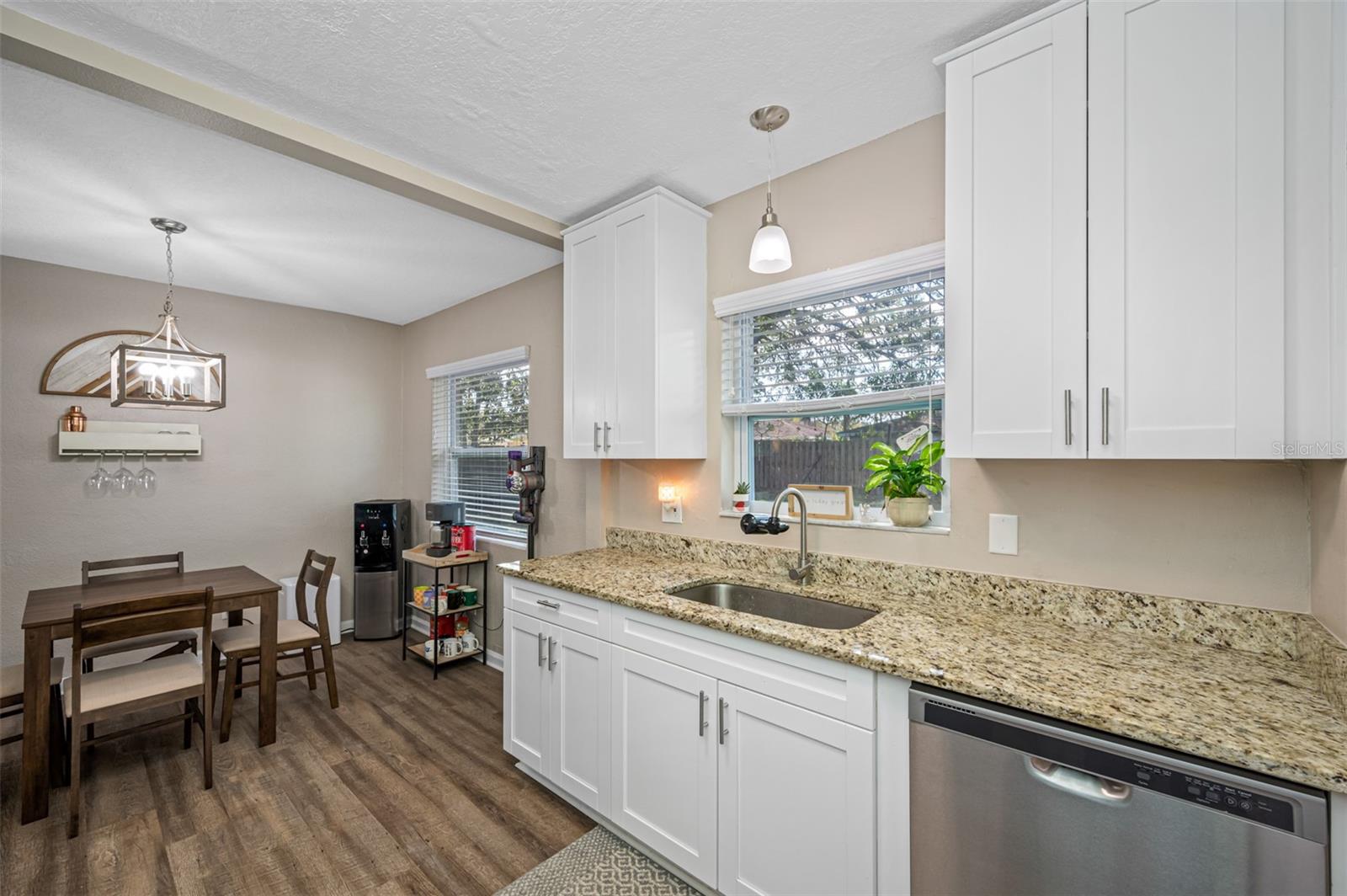 Listing photo id 13 for 1411 Pinebrook Drive