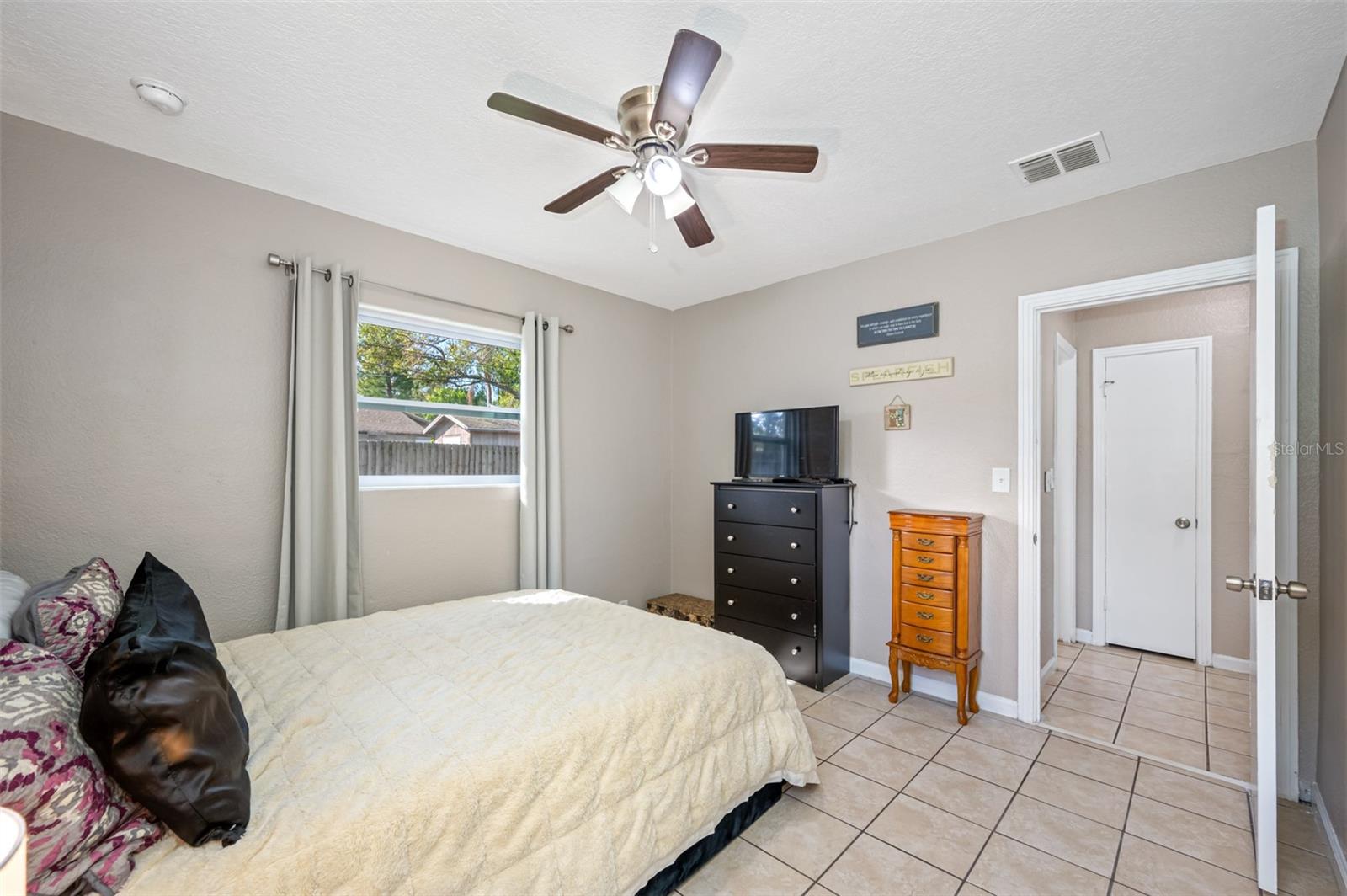 Listing photo id 24 for 1411 Pinebrook Drive