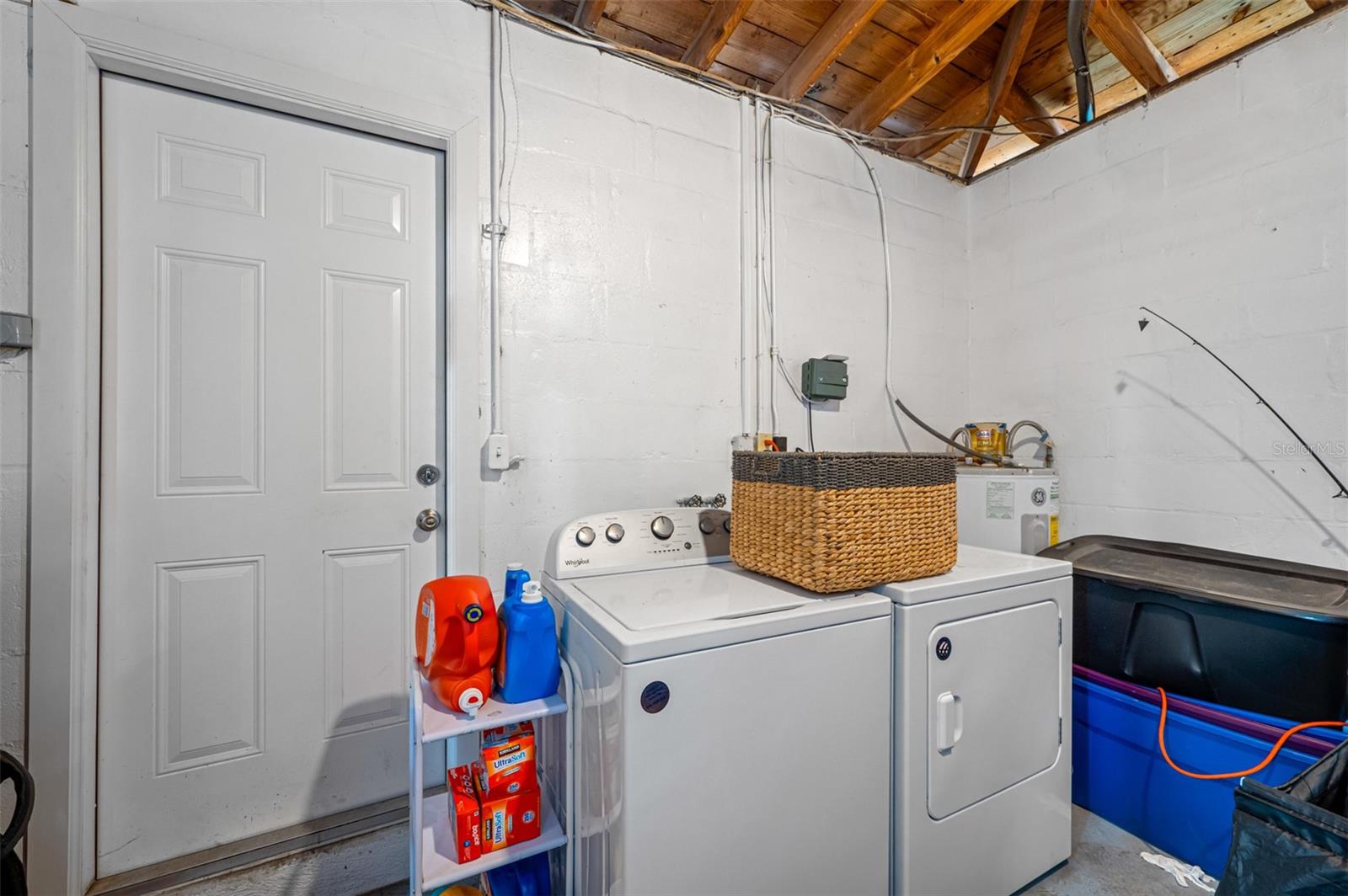 Listing photo id 28 for 1411 Pinebrook Drive
