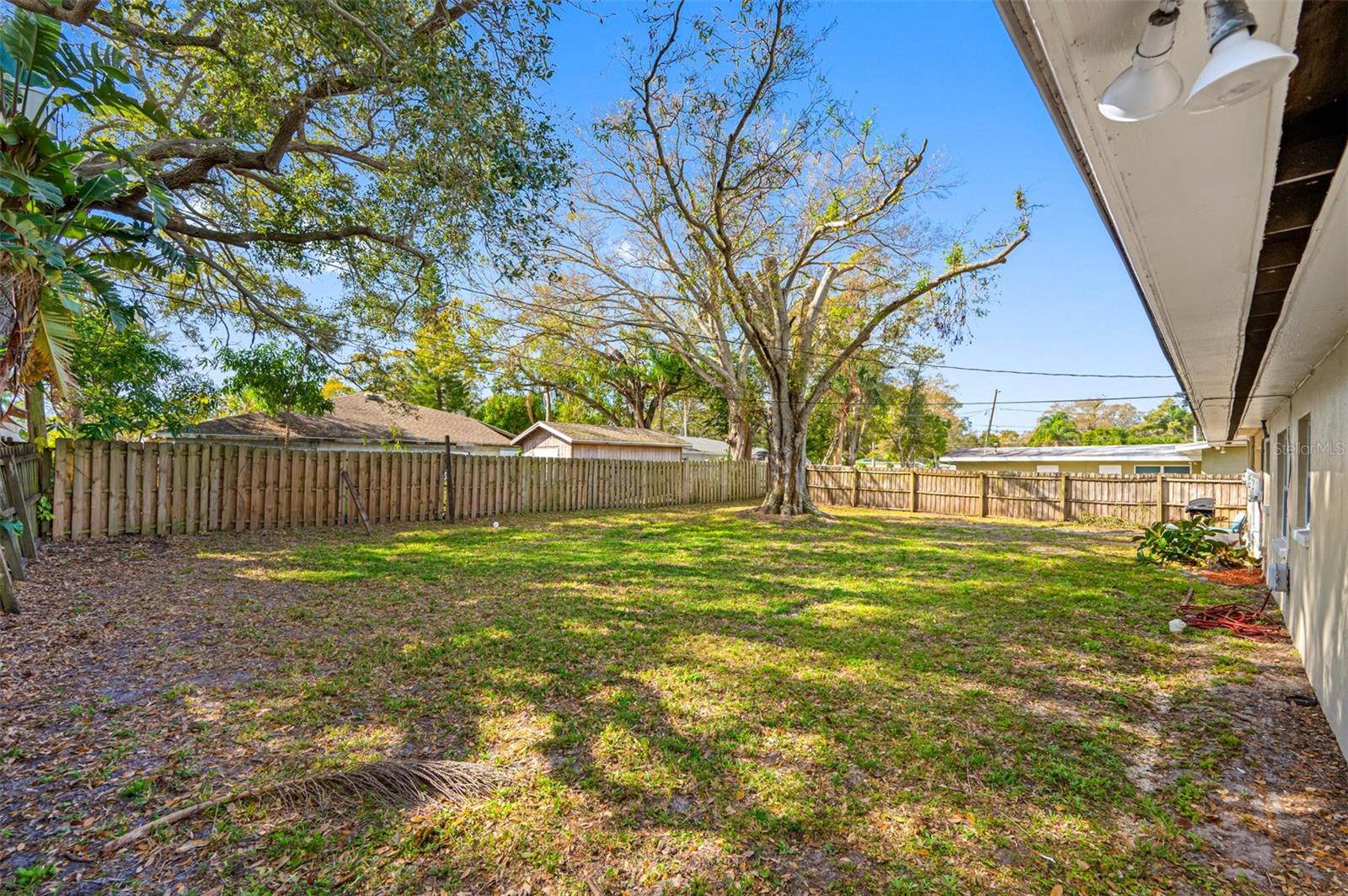 Listing photo id 30 for 1411 Pinebrook Drive
