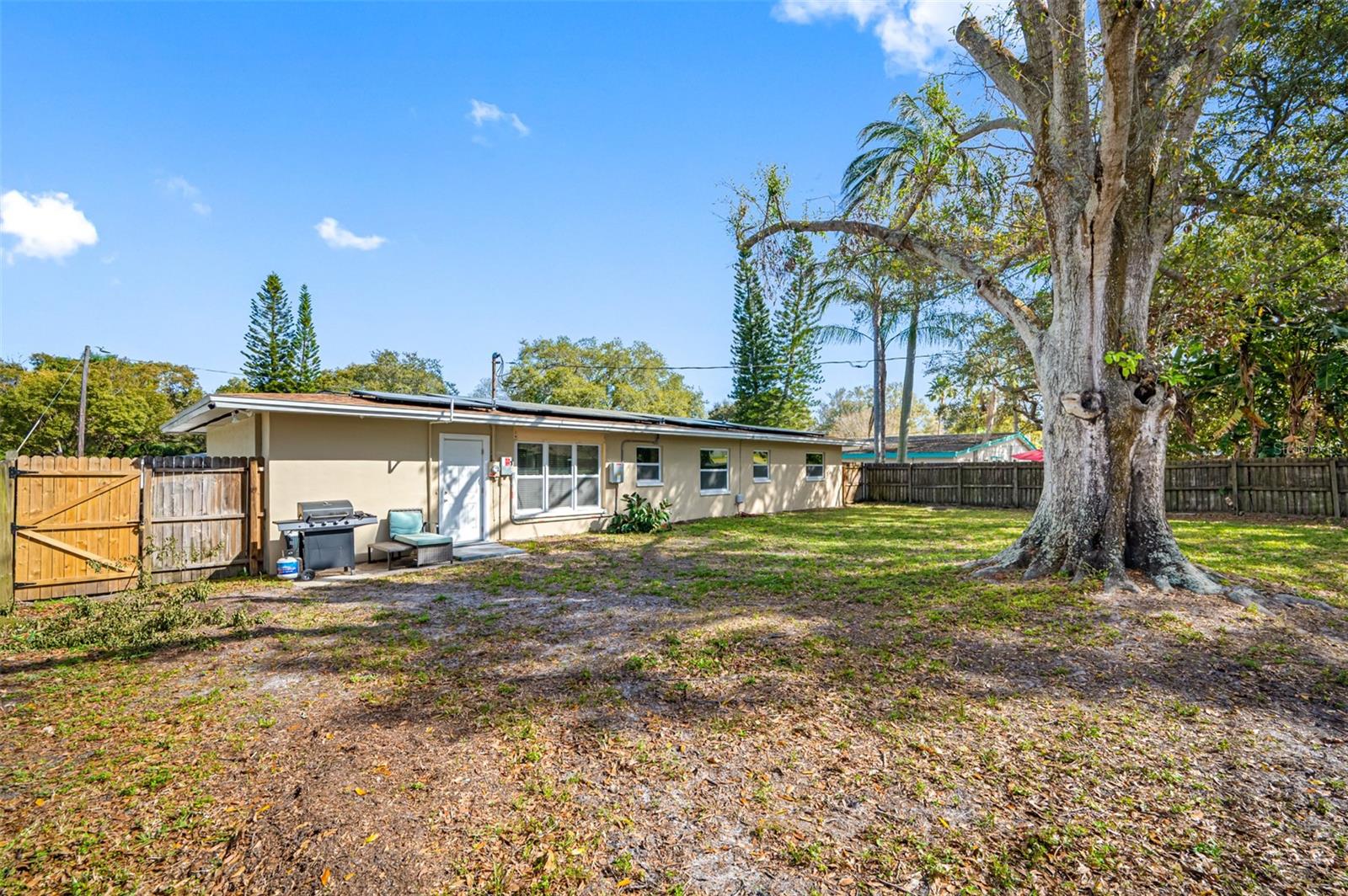 Listing photo id 31 for 1411 Pinebrook Drive