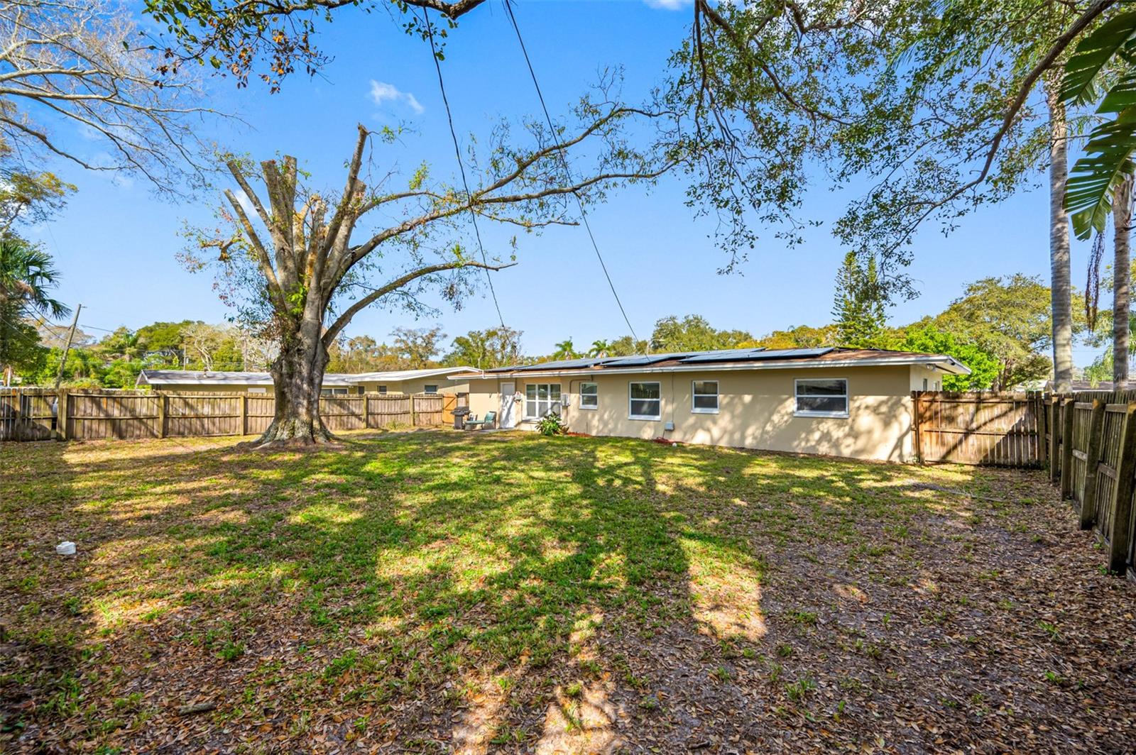 Listing photo id 34 for 1411 Pinebrook Drive