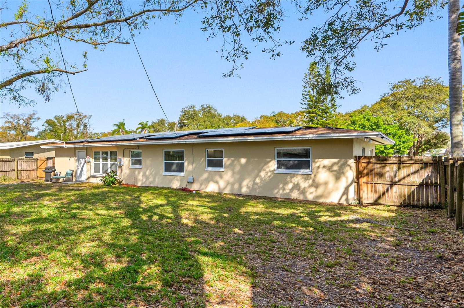 Listing photo id 35 for 1411 Pinebrook Drive