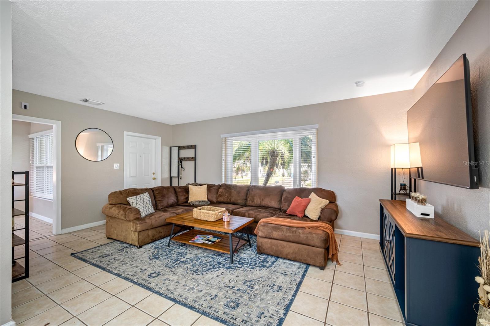Listing photo id 7 for 1411 Pinebrook Drive