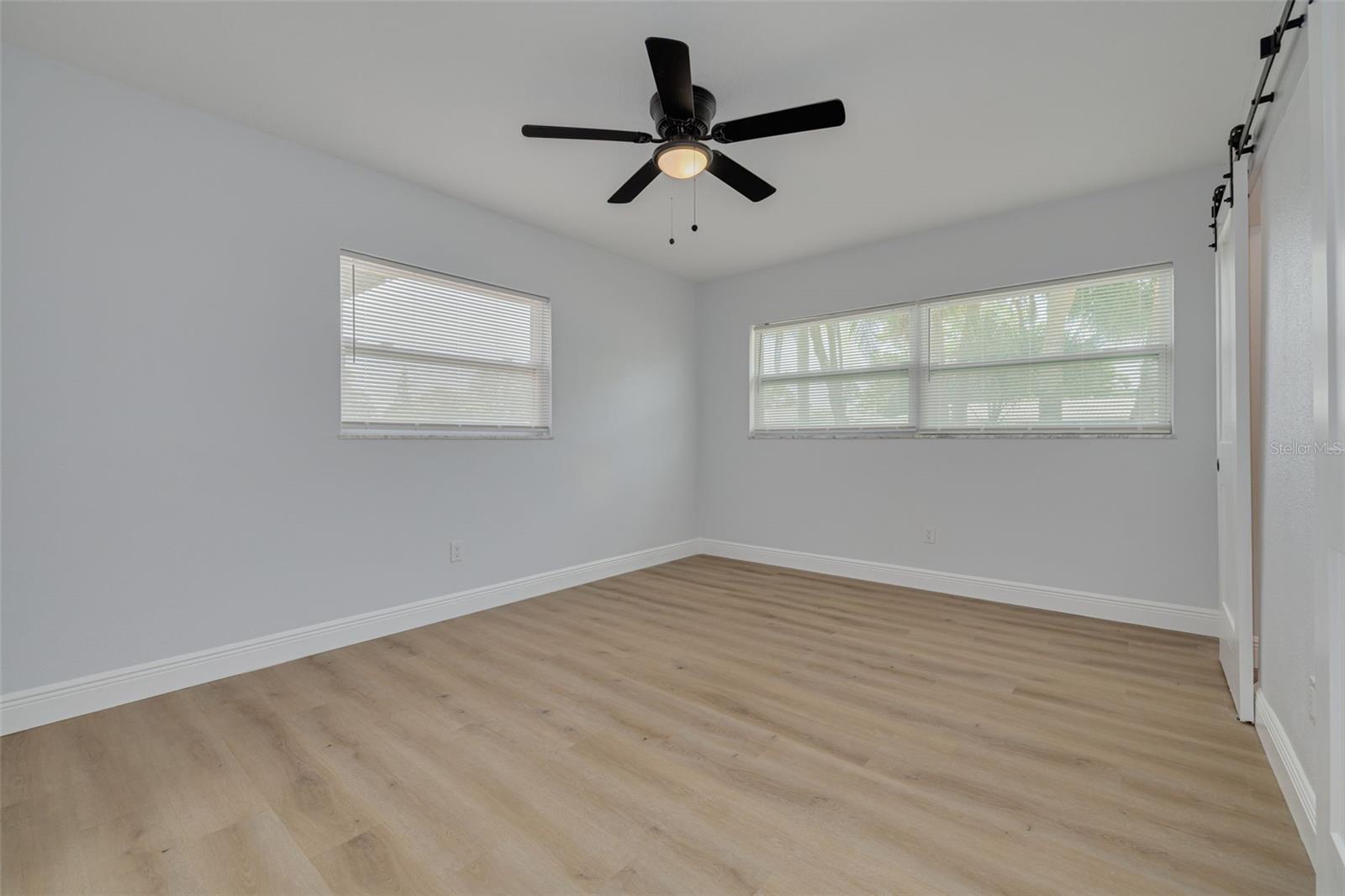 Image 16 of 35 For 2156 Greenbriar Boulevard
