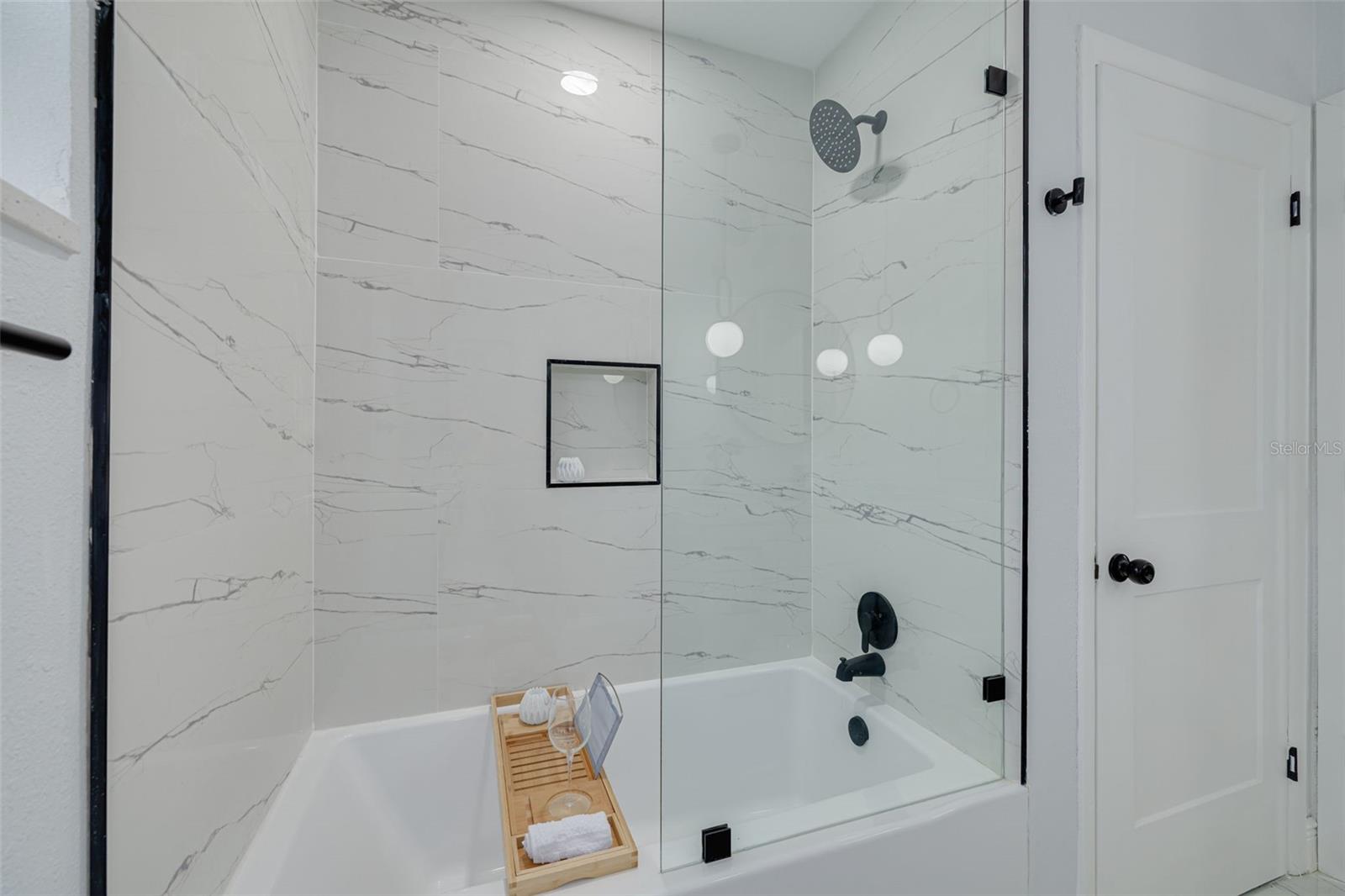 Image 22 of 35 For 2156 Greenbriar Boulevard