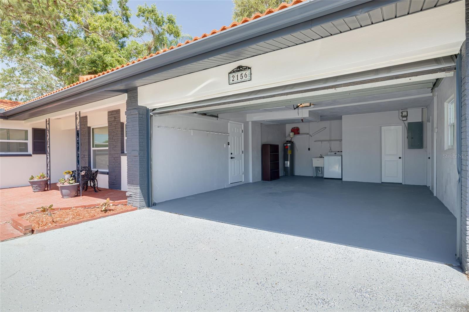 Image 28 of 35 For 2156 Greenbriar Boulevard