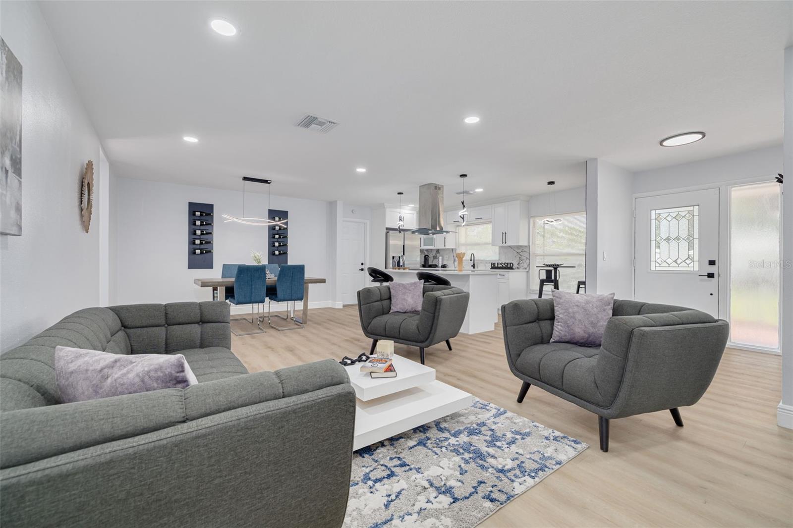 Image 7 of 35 For 2156 Greenbriar Boulevard