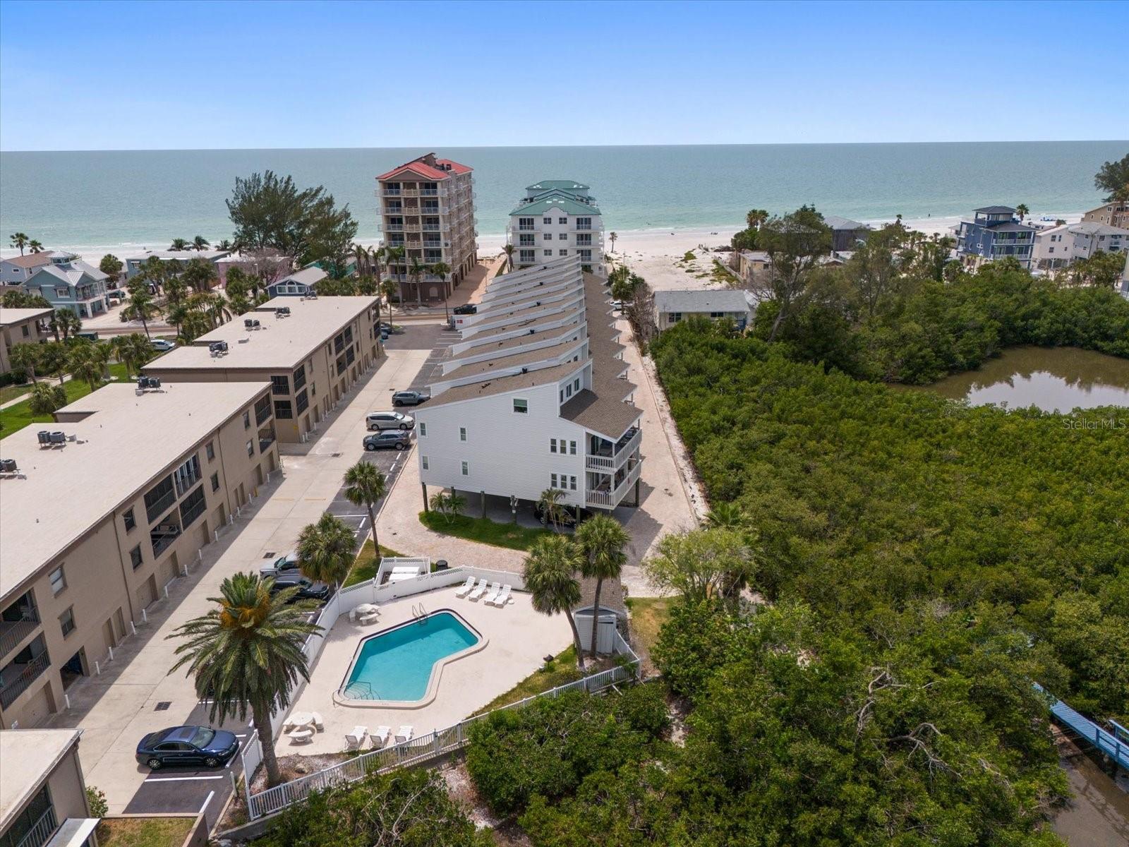 Image 2 of 28 For 19727 Gulf Boulevard 210