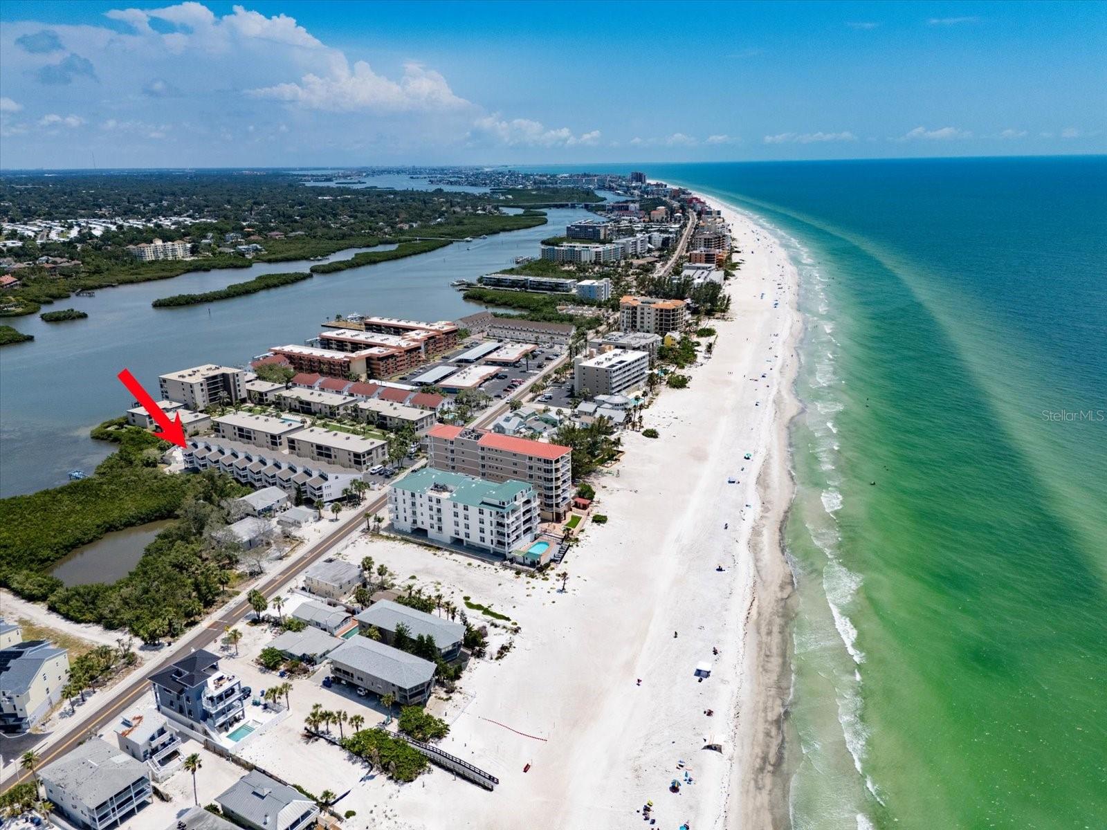 Image 26 of 28 For 19727 Gulf Boulevard 210