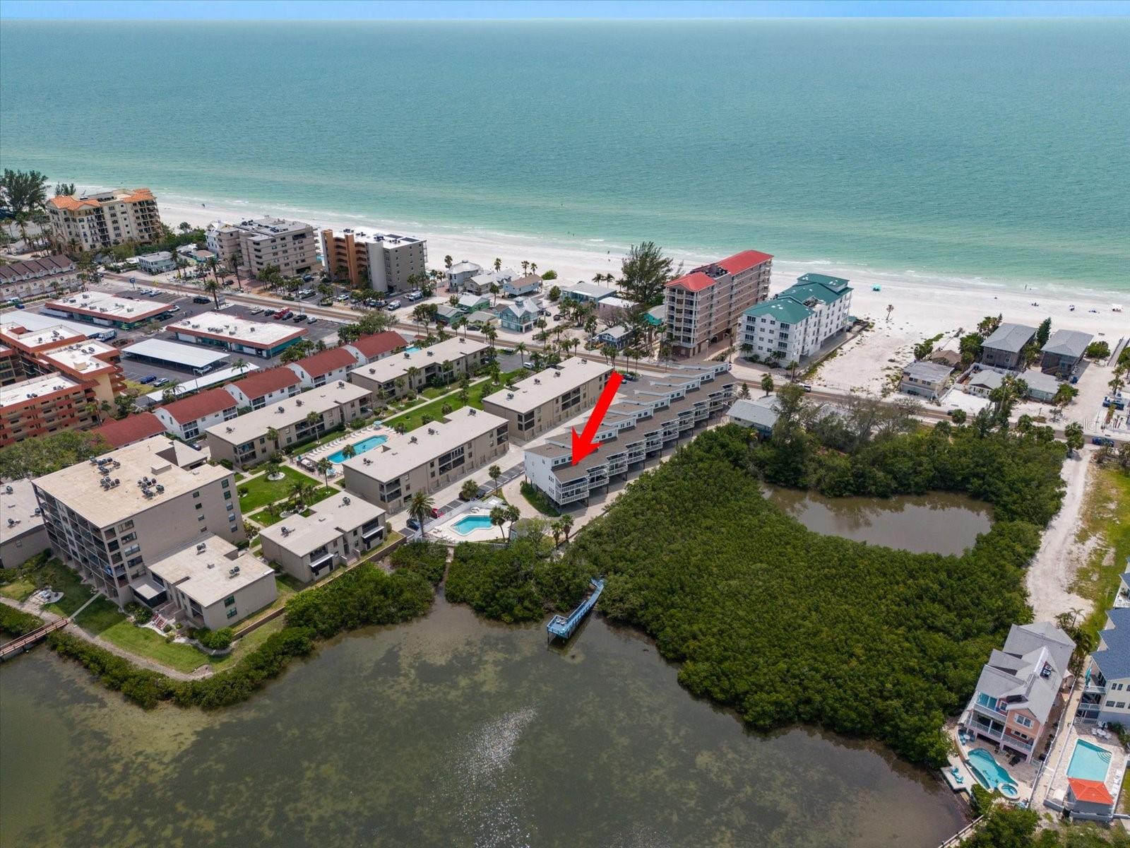 Image 5 of 28 For 19727 Gulf Boulevard 210
