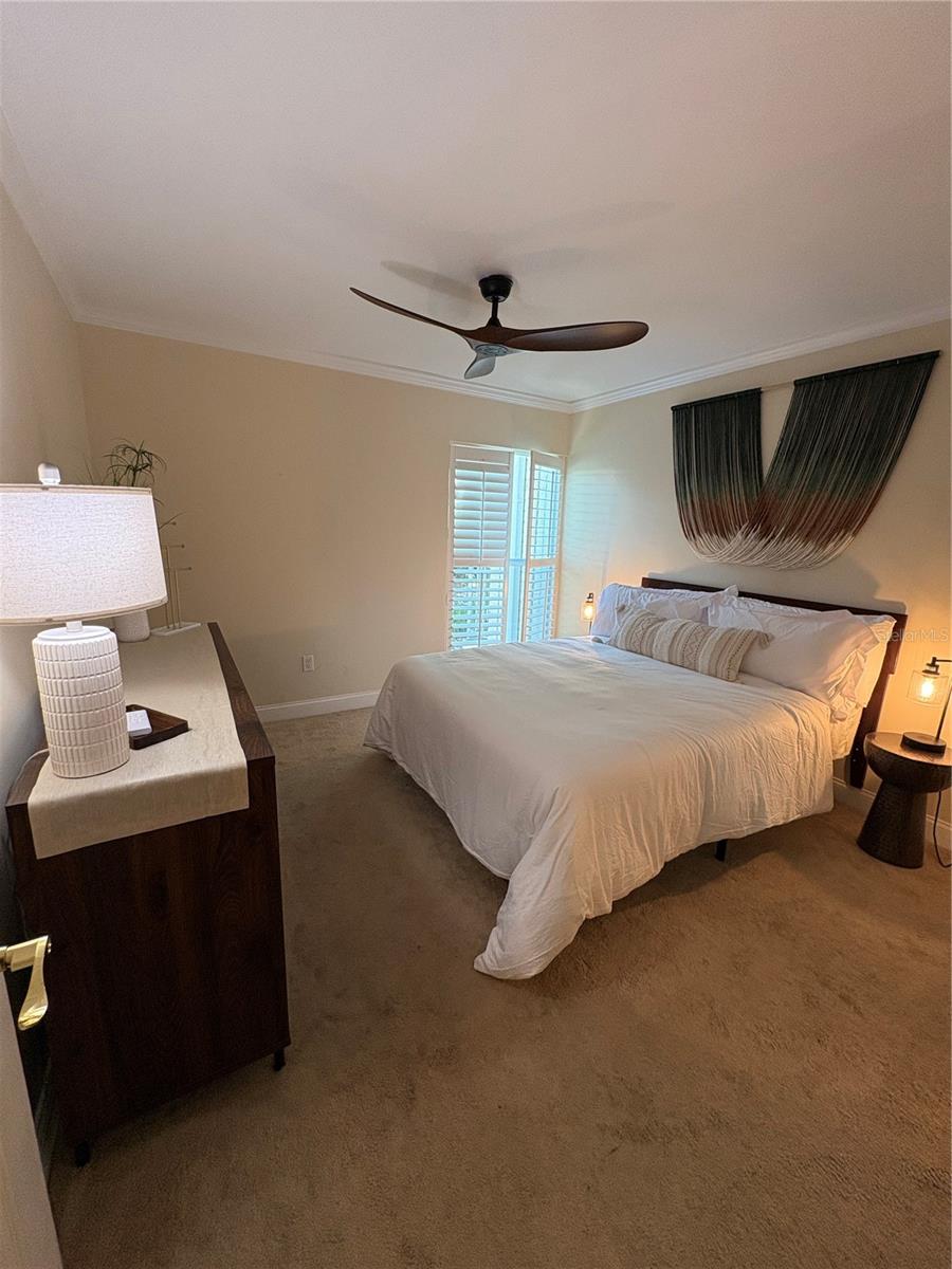 Image 11 of 37 For 3325 Bayshore Boulevard B27