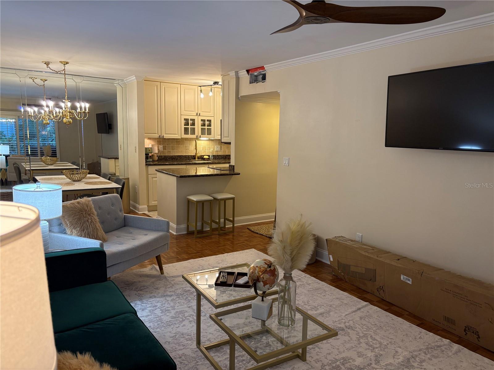 Image 9 of 37 For 3325 Bayshore Boulevard B27