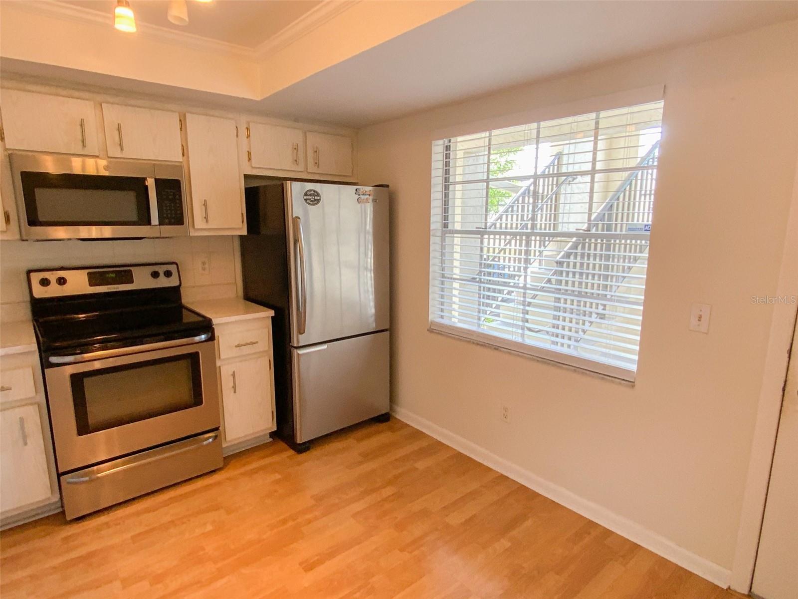 Image 3 of 33 For 1375 Doolittle Lane 101