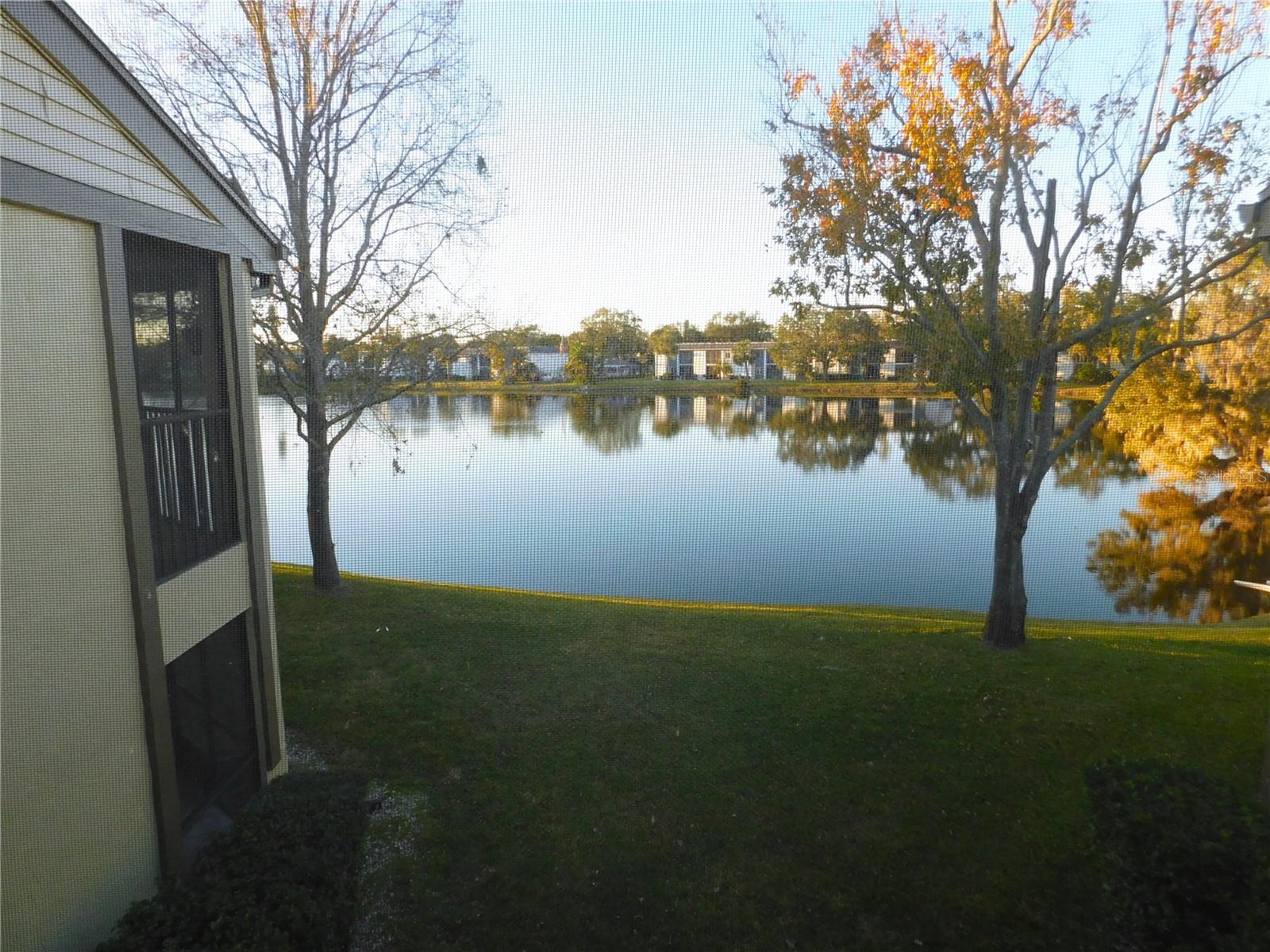 Image 28 of 29 For 218 Woodlake Wynde  218