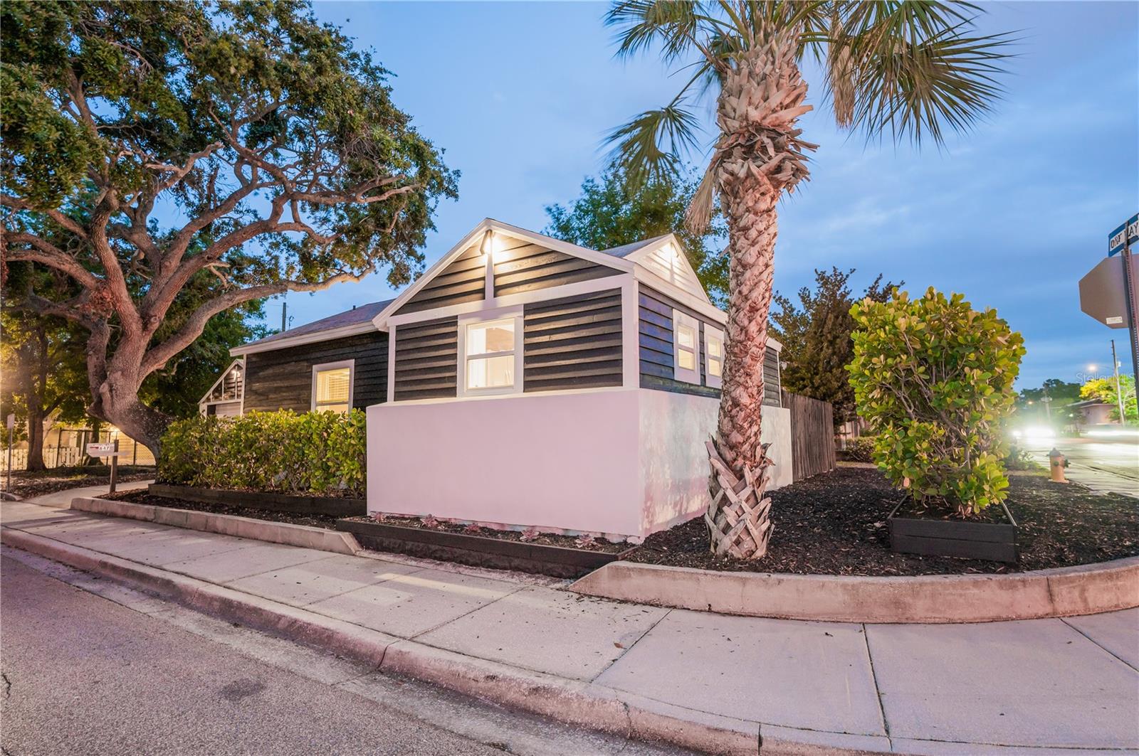 Image 2 of 47 For 847 Highland Street N