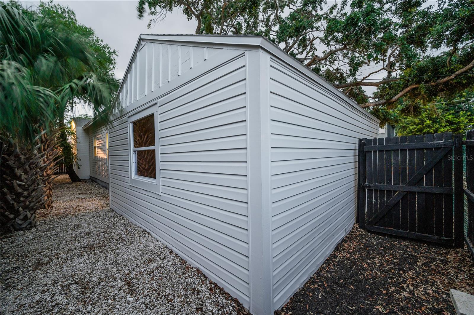 Image 32 of 47 For 847 Highland Street N