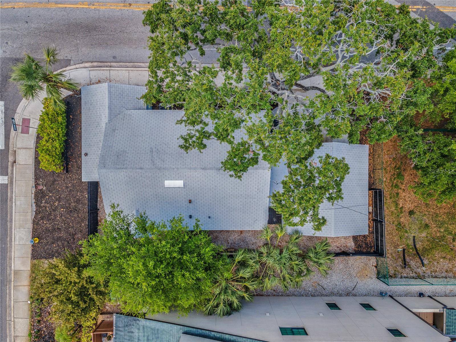 Image 37 of 47 For 847 Highland Street N