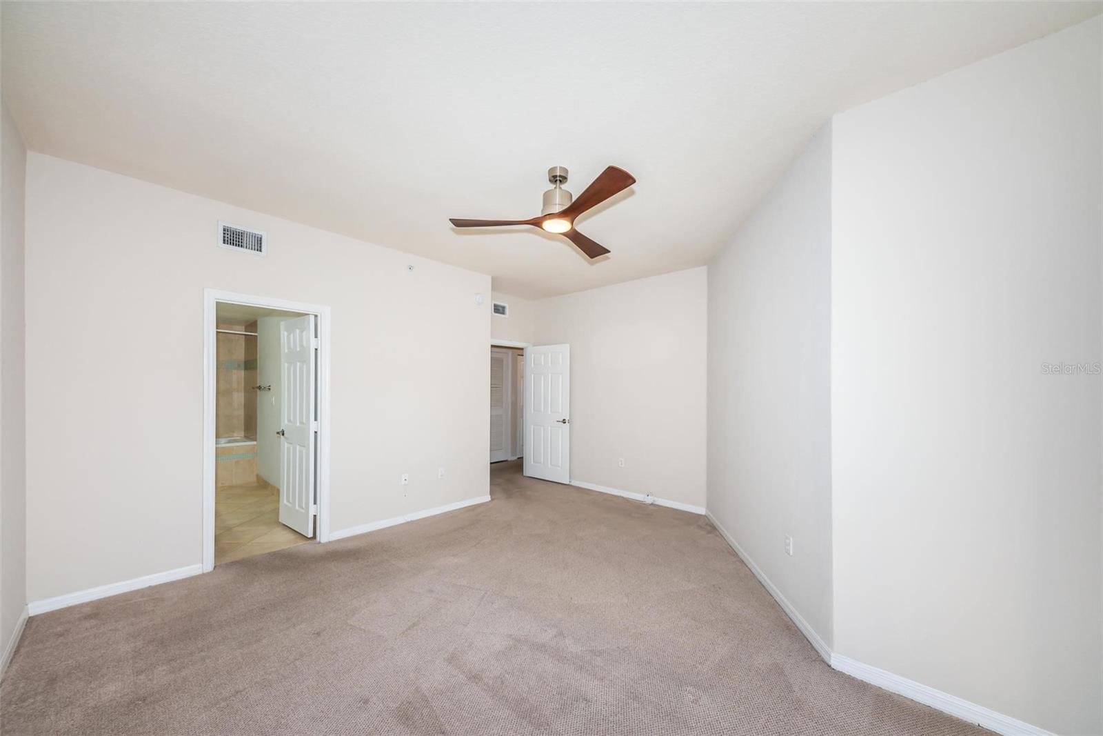 Image 27 of 44 For 5215 Beach Breeze Court 5215