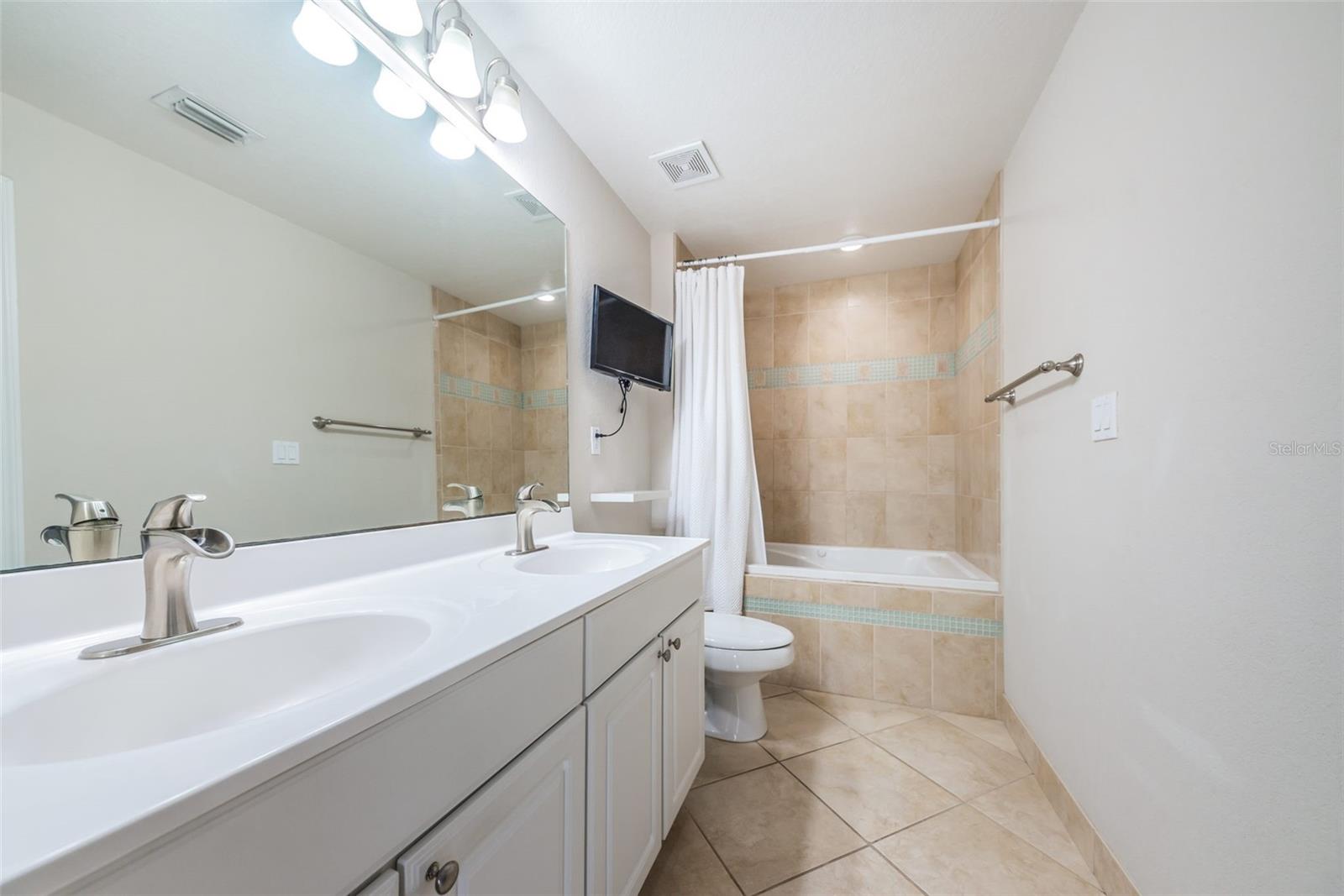 Image 28 of 44 For 5215 Beach Breeze Court 5215