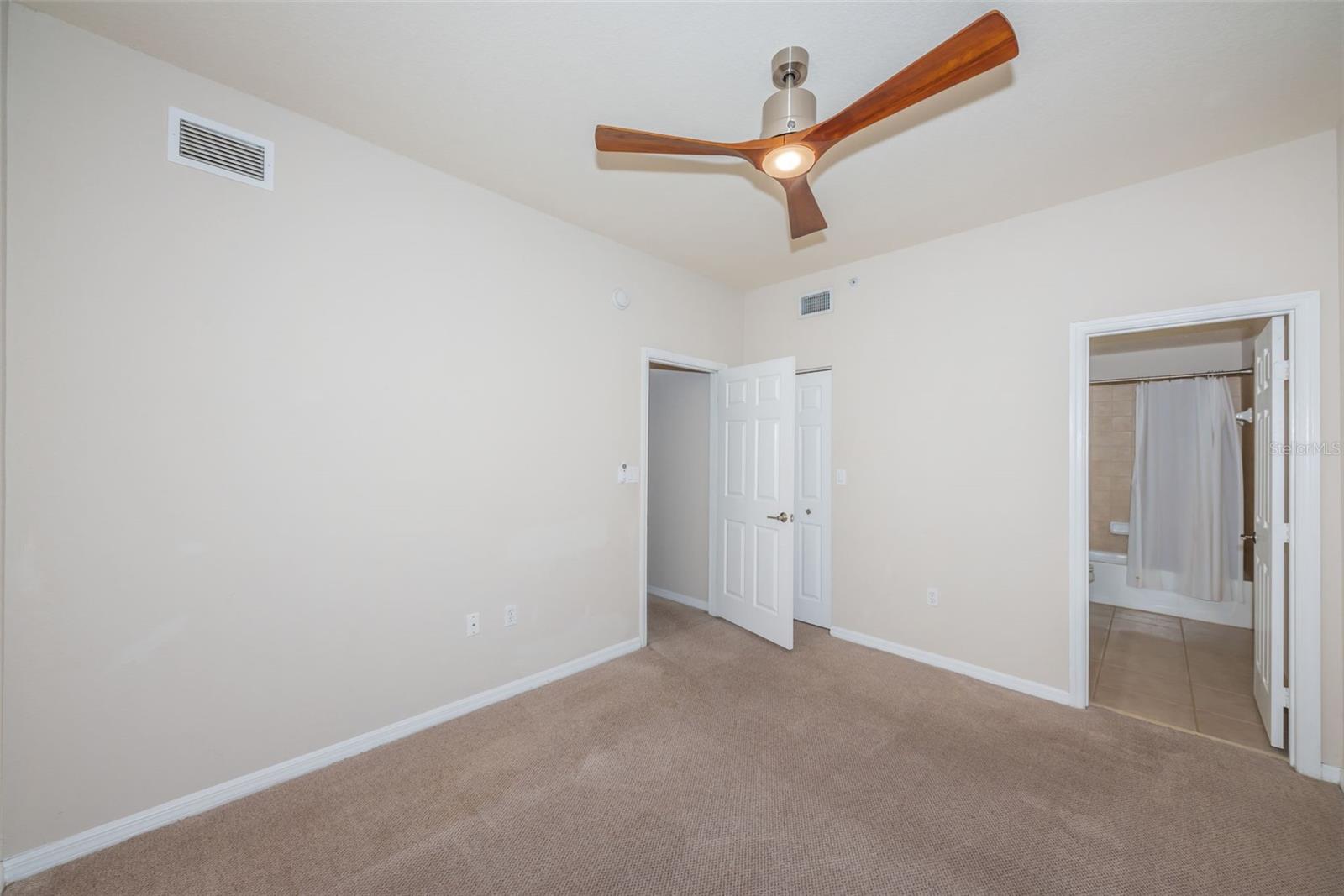 Image 31 of 44 For 5215 Beach Breeze Court 5215