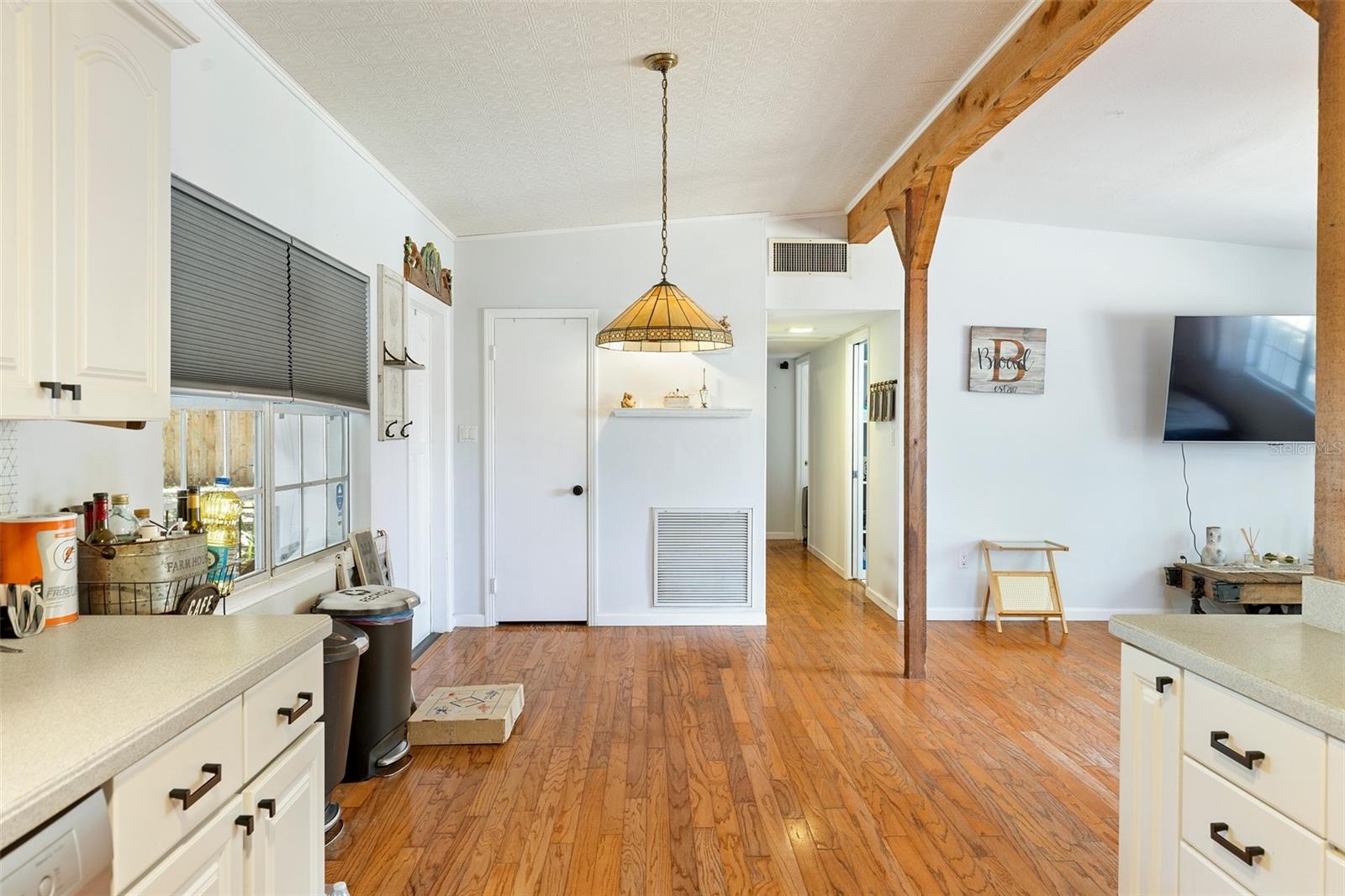 Image 11 of 33 For 1895 Emerson Avenue