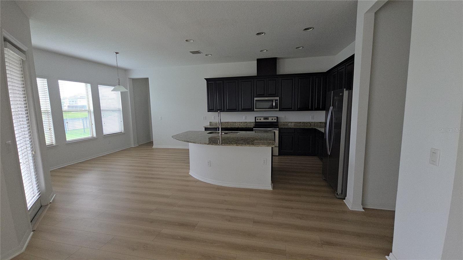 Listing photo id 9 for 11839 Cross Vine Drive