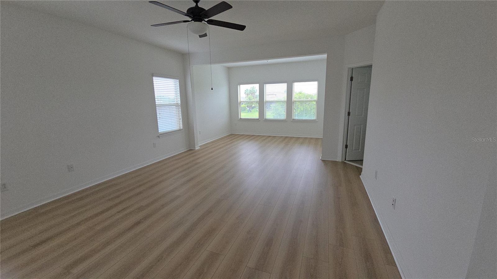 Listing photo id 19 for 11839 Cross Vine Drive