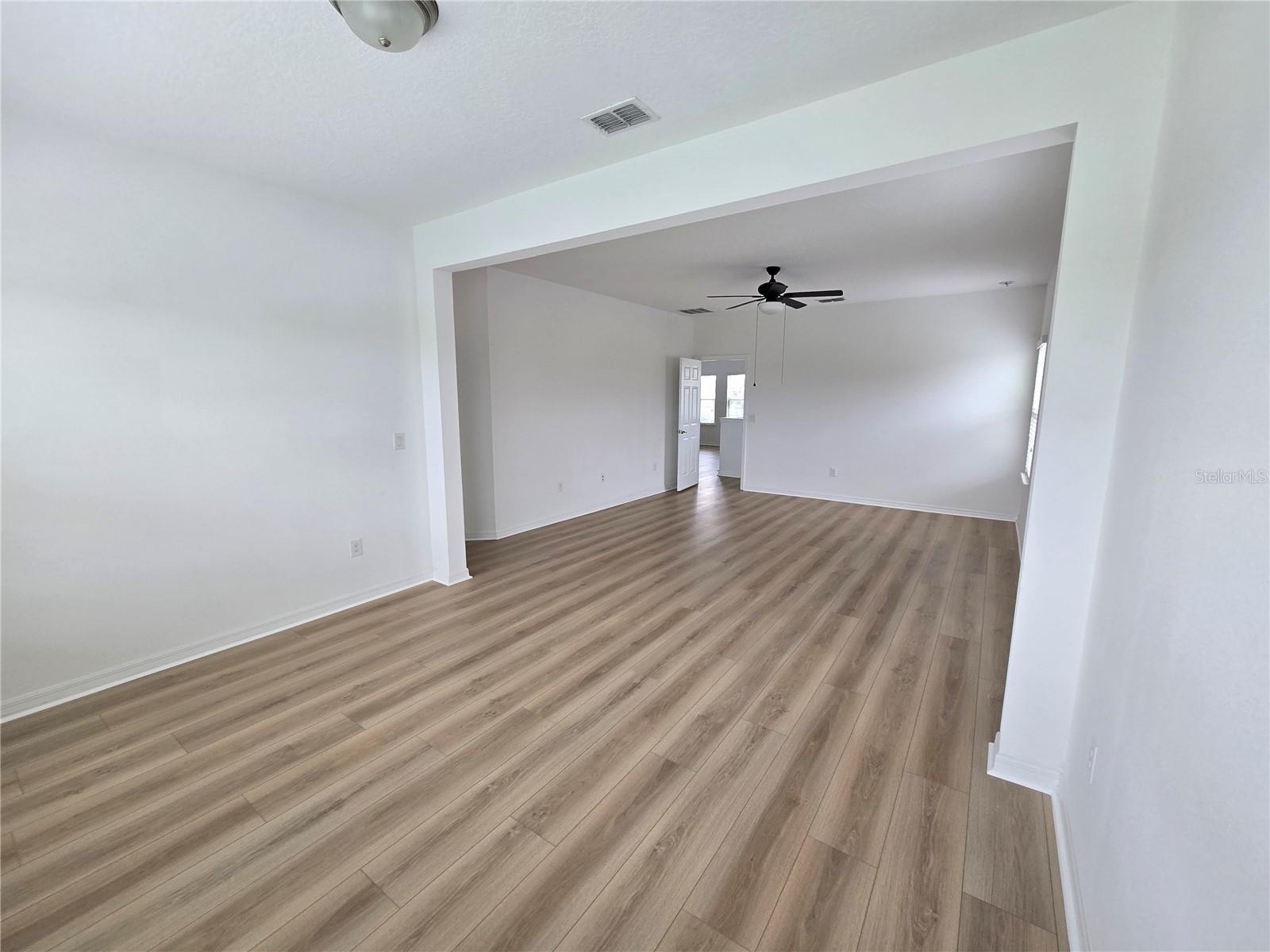 Listing photo id 20 for 11839 Cross Vine Drive