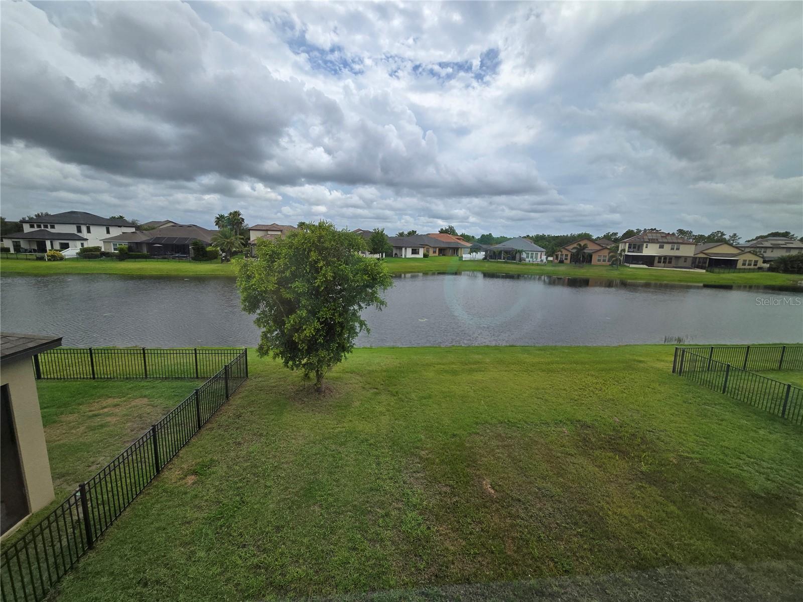 Listing photo id 24 for 11839 Cross Vine Drive