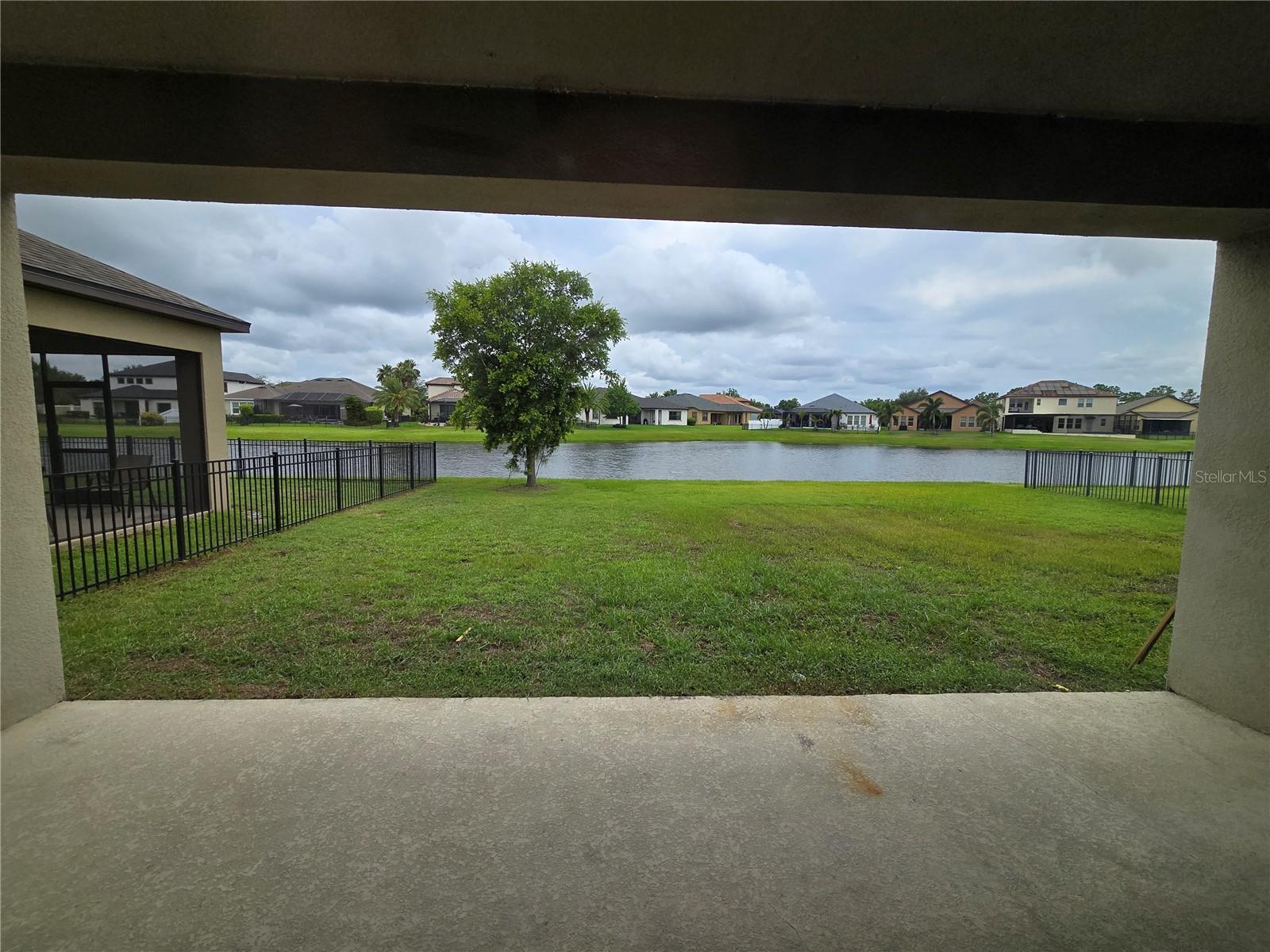 Listing photo id 31 for 11839 Cross Vine Drive