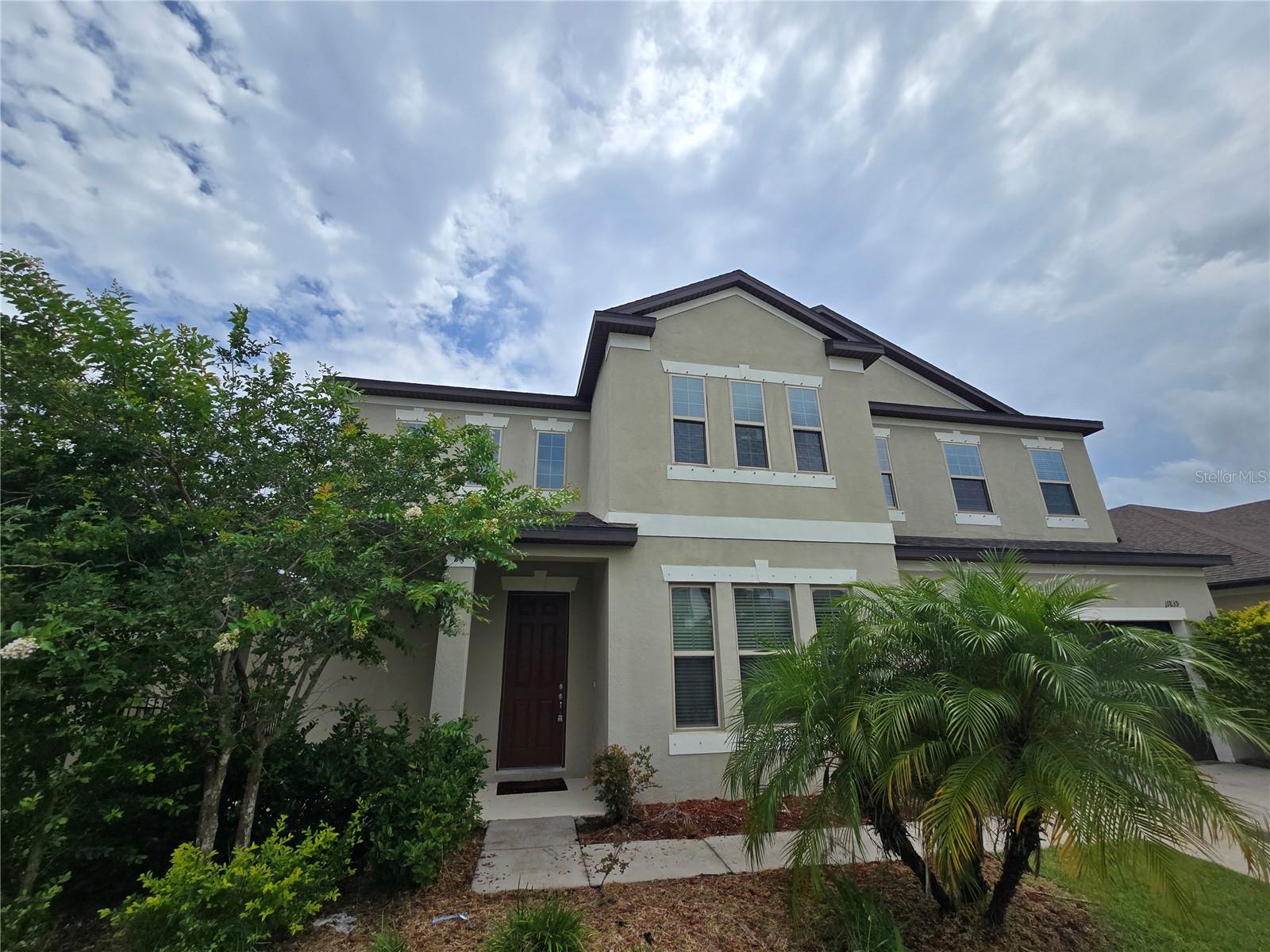 Listing photo id 2 for 11839 Cross Vine Drive