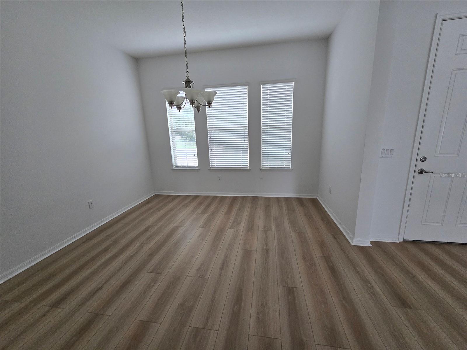 Listing photo id 6 for 11839 Cross Vine Drive